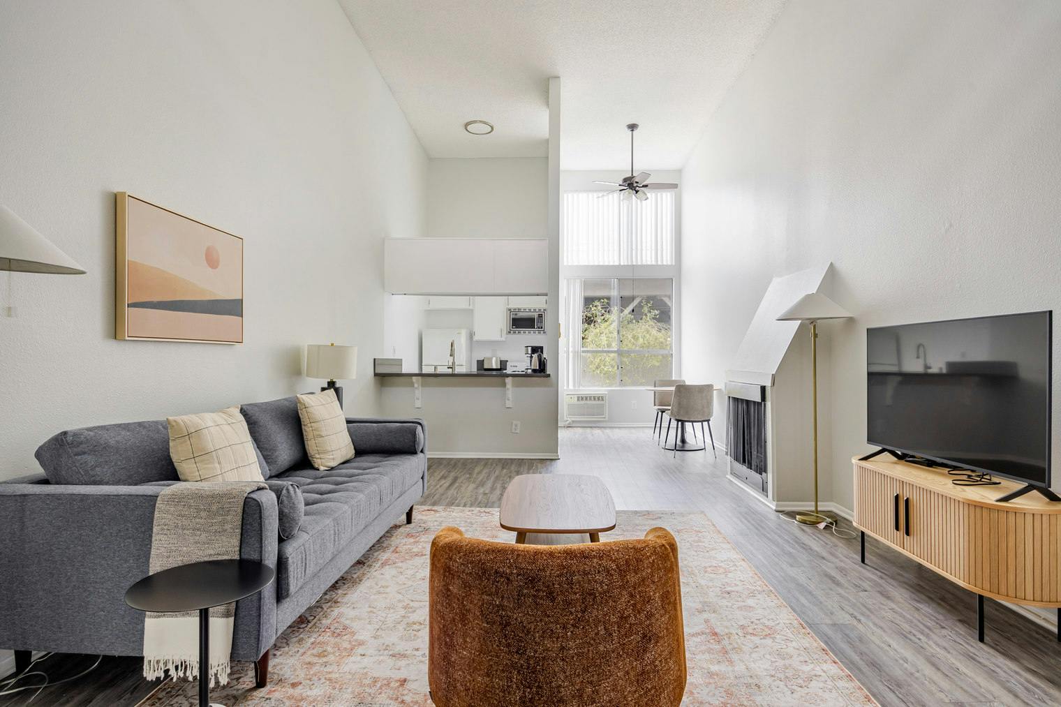 公寓 正在以 €3,346 的月租出租，其位于 Los Angeles, Gayley Avenue