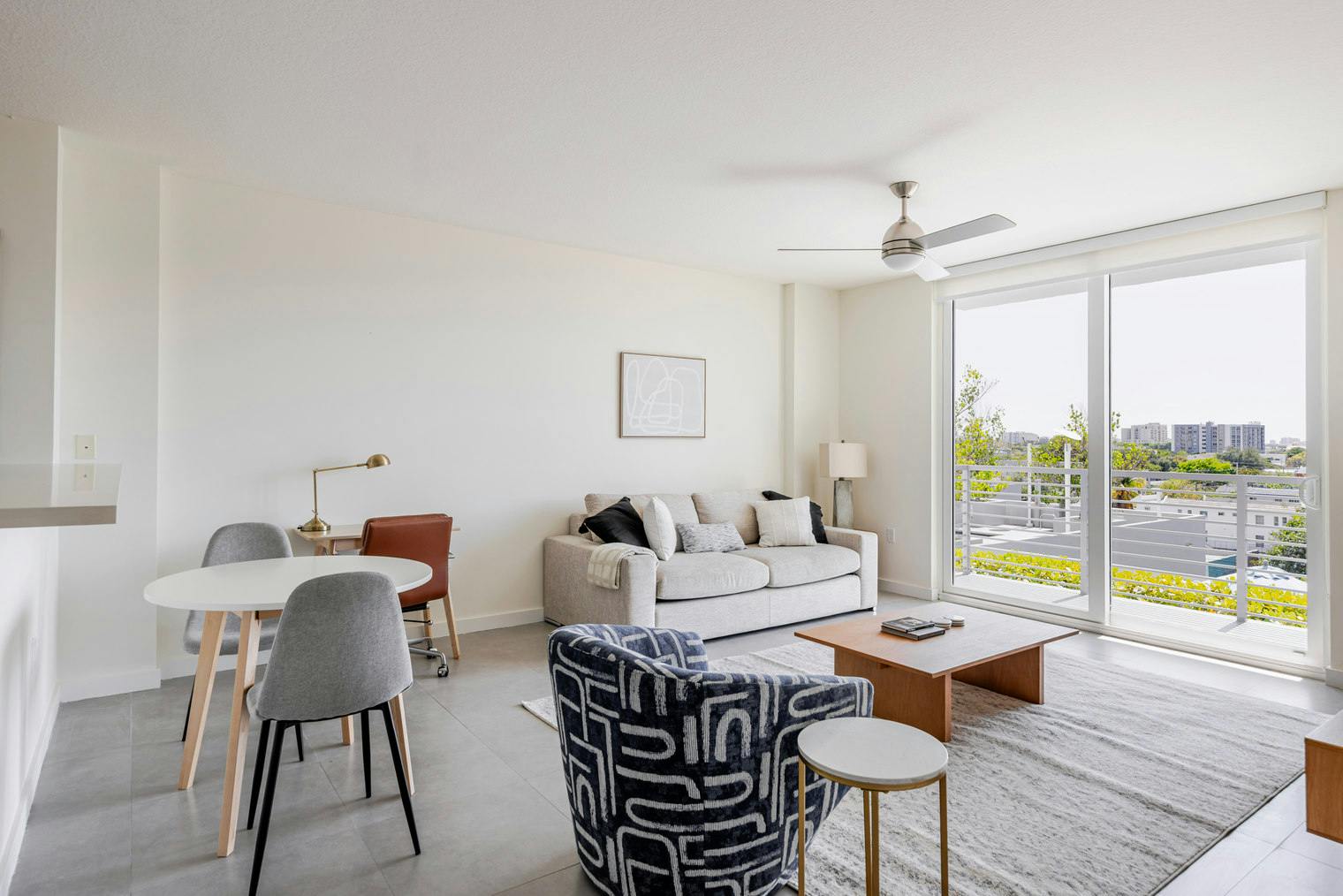 Appartement te huur voor $4,921 per maand in Miami, Northwest 2nd Street