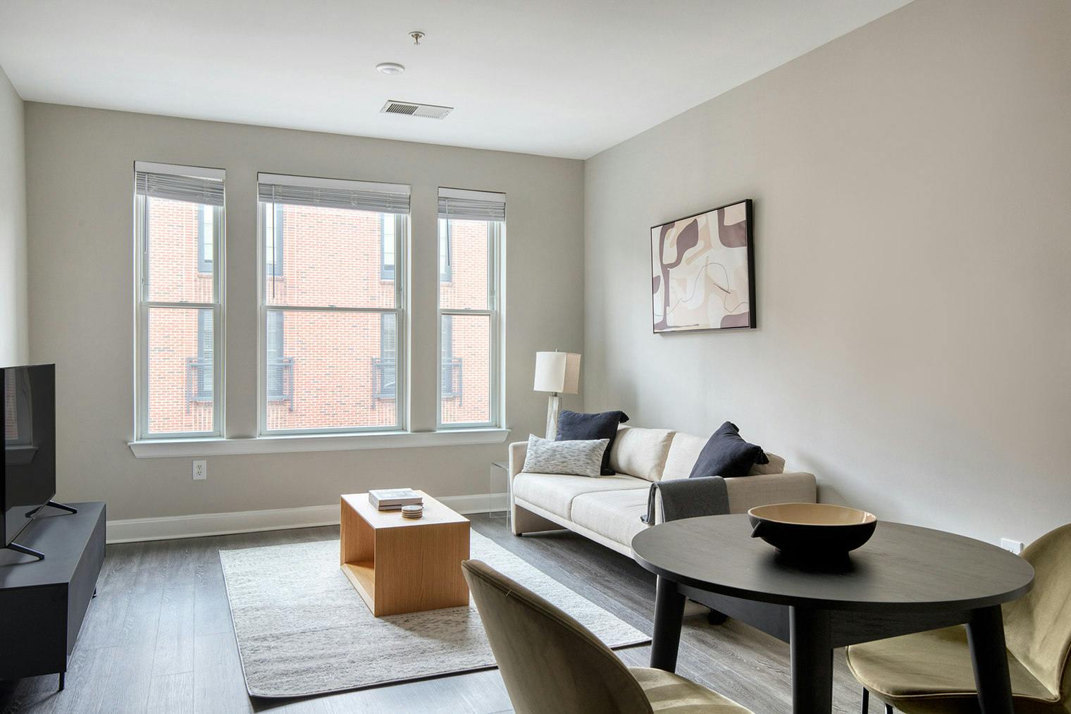 Appartamento in affitto a $3,281 al mese a Bethesda, Arlington Road