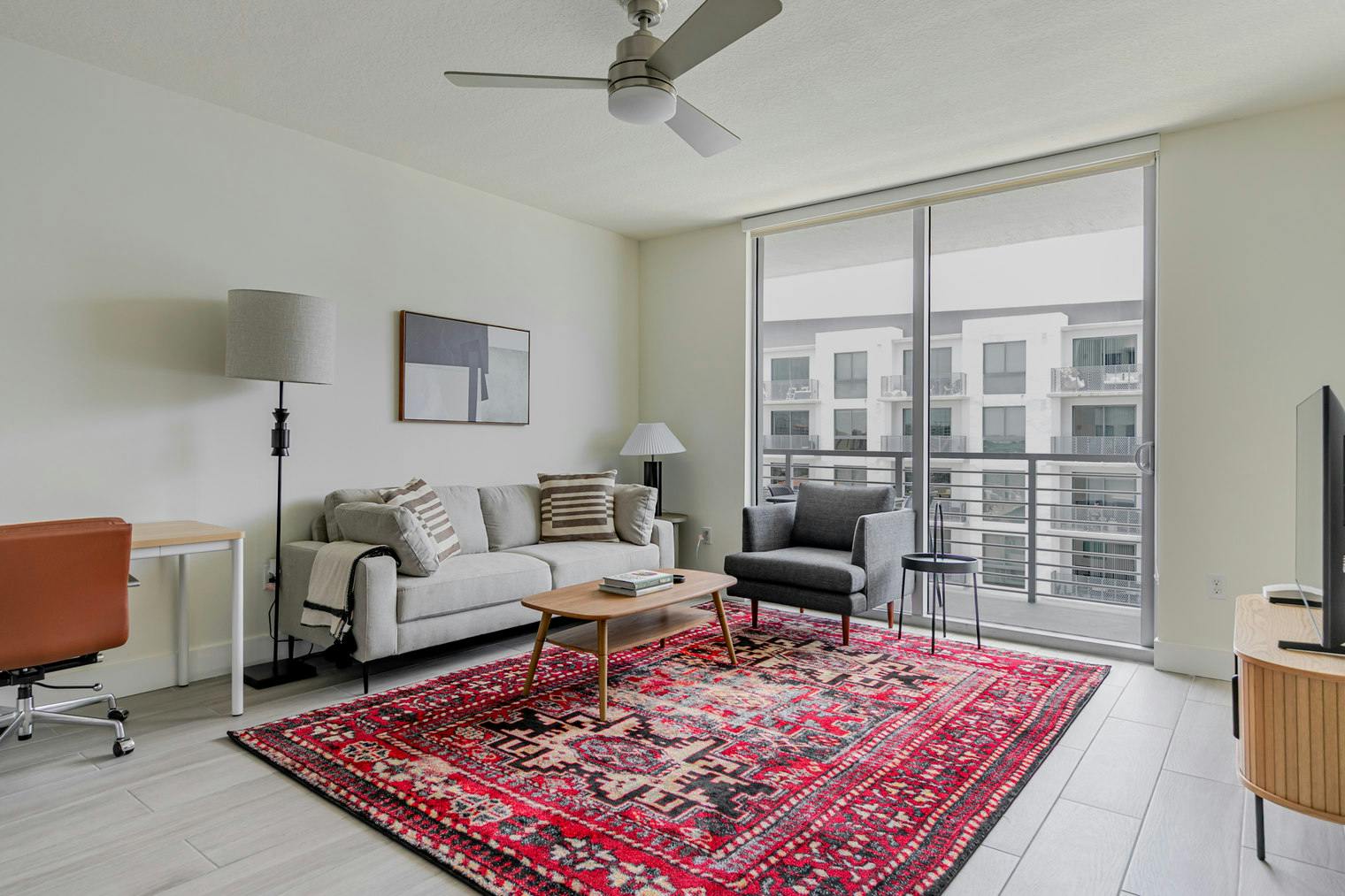 Apartament de închiriat pentru $4,865 pe lună în Miami, Northwest 7th Street