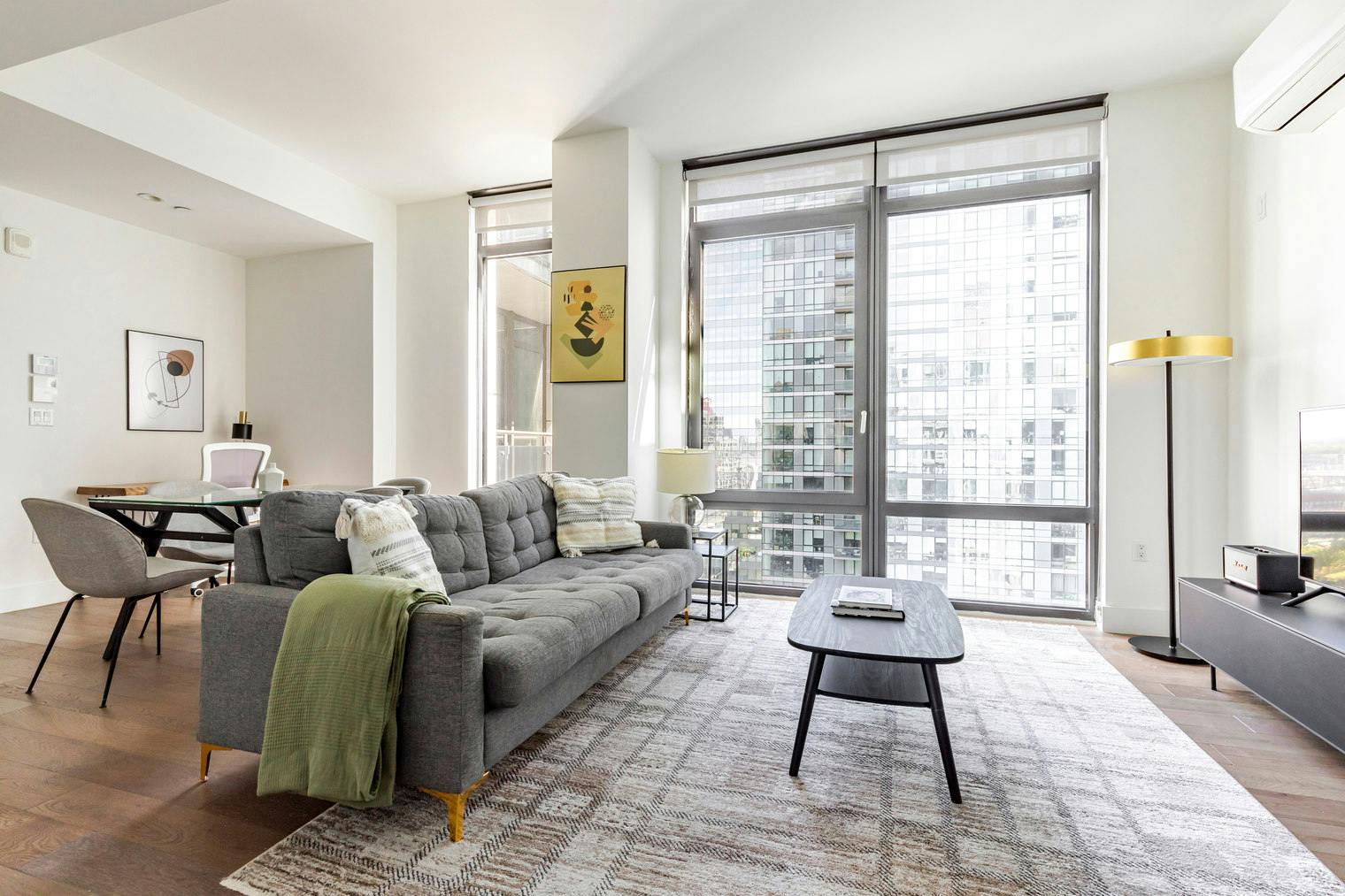 Appartement te huur voor $4,276 per maand in Queens County, 10th Street