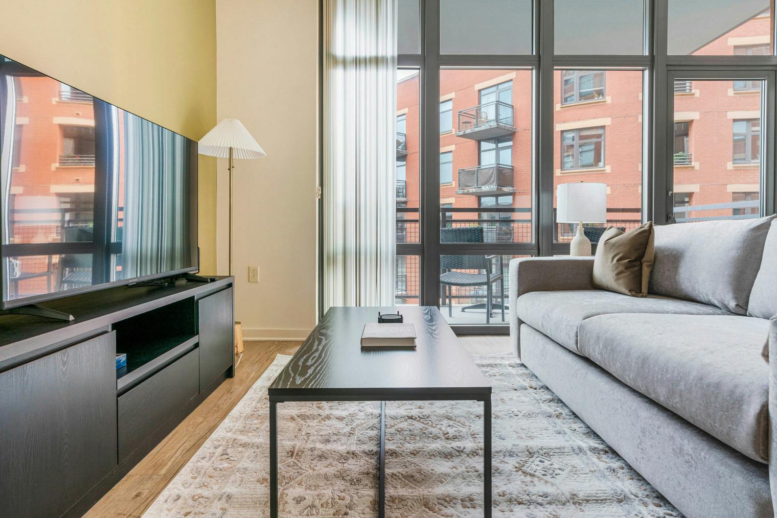 Apartment for rent for €3,911 per month in Arlington, North Irving Street