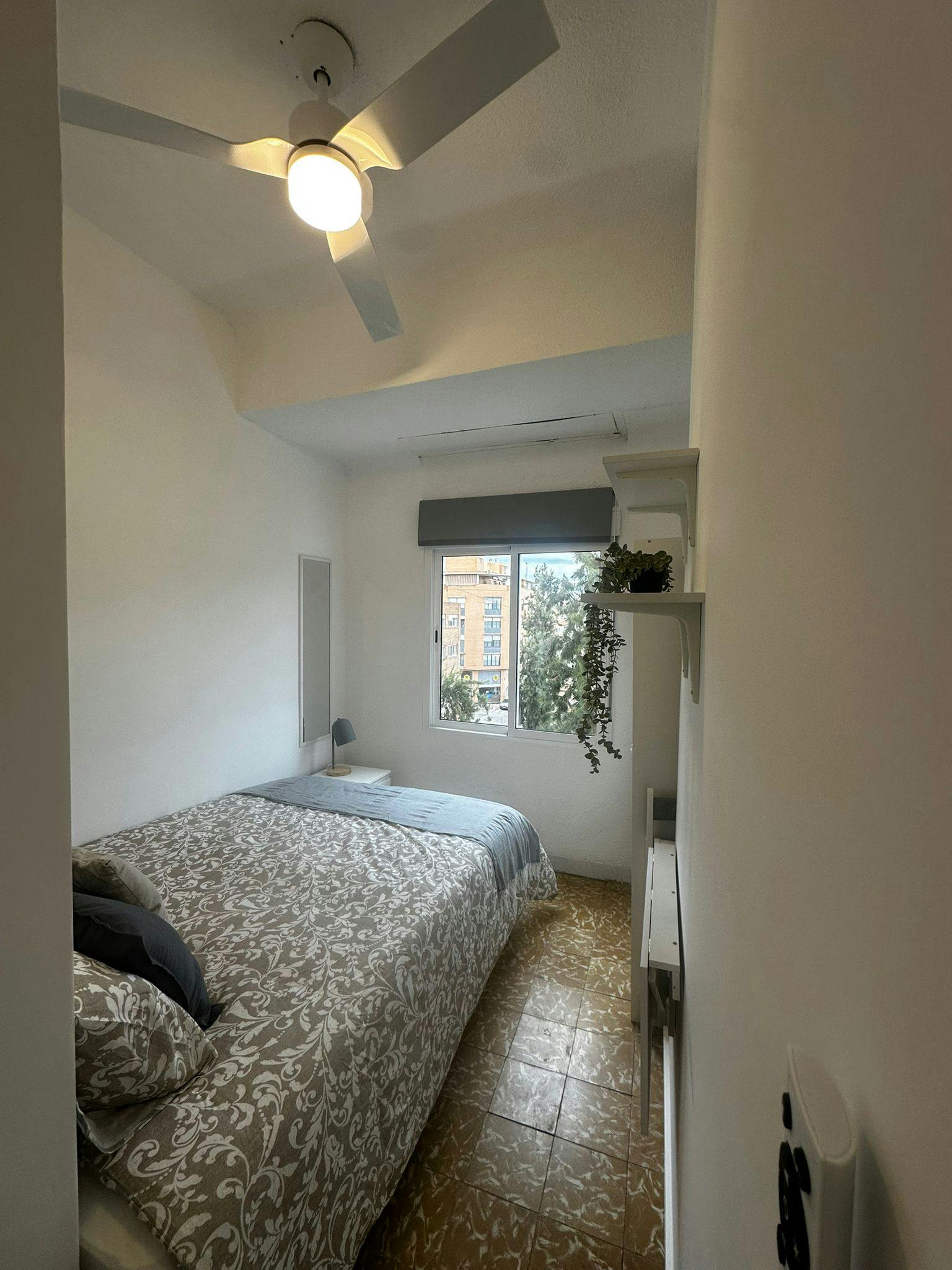 Private room for rent for €250 per month in Alicante (Alacant), Pasaje Campoamor