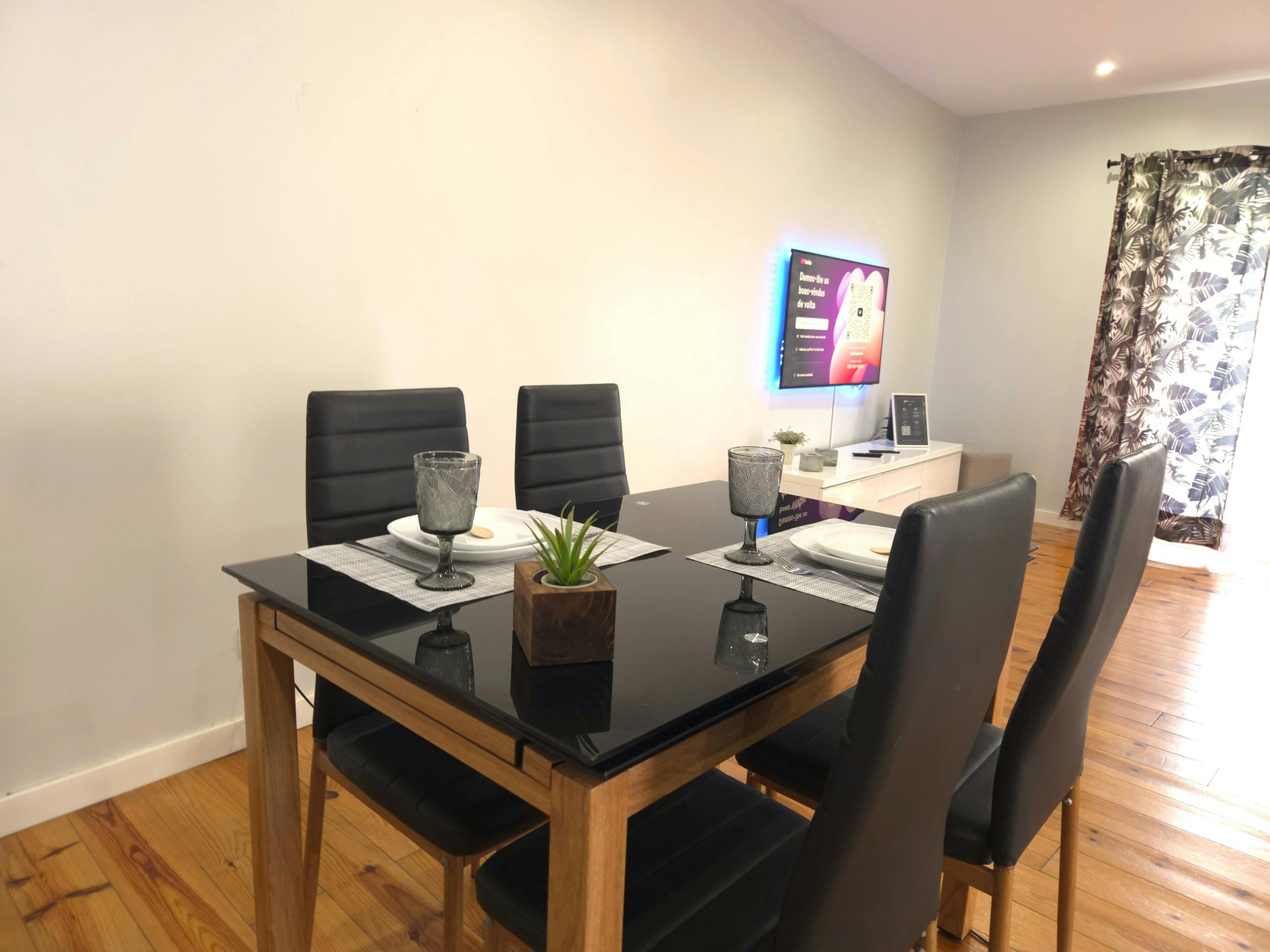 公寓 正在以 €9,999 的月租出租，其位于 Sesimbra, Avenida Costa Azul