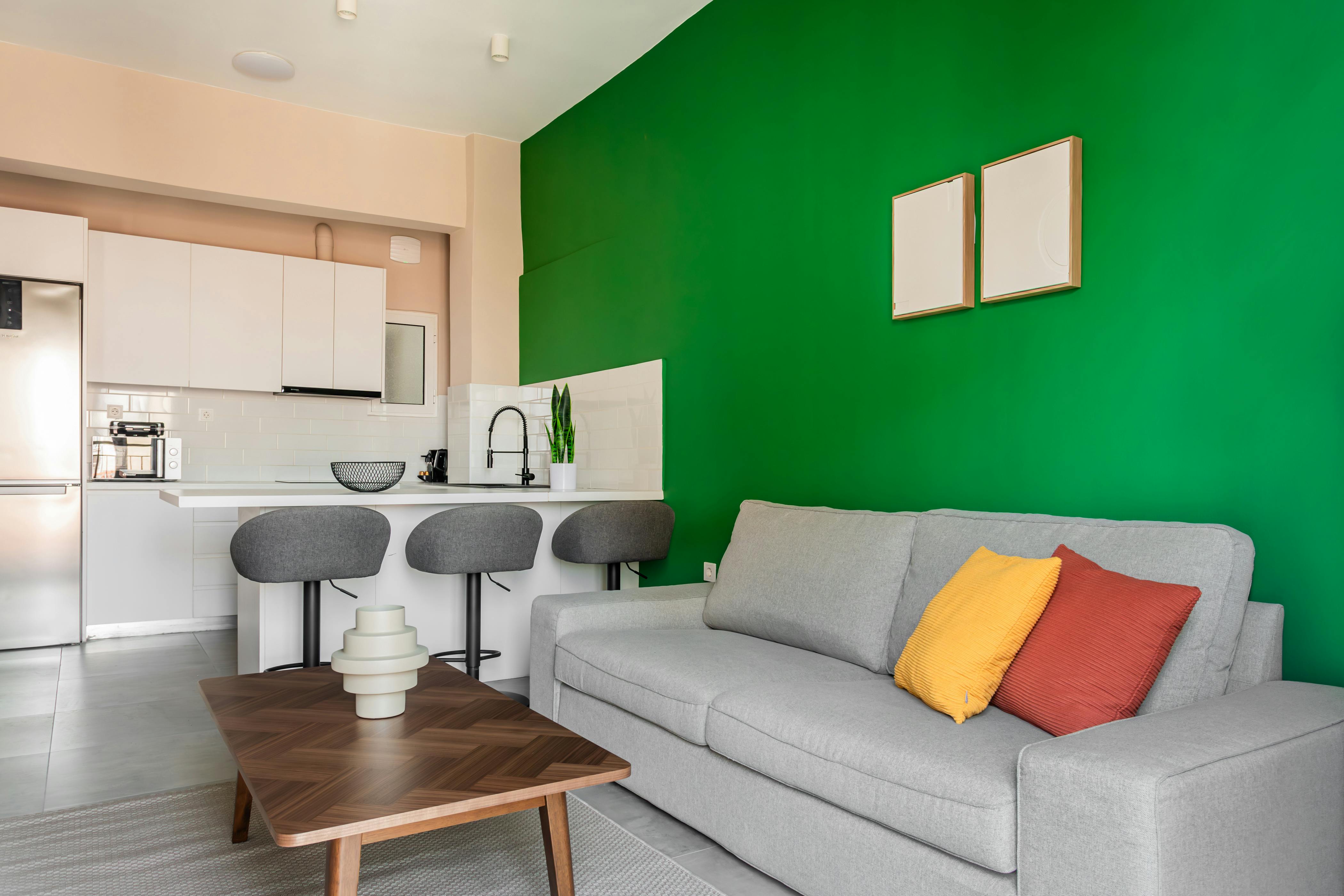 Appartement à louer pour 1 300 €/mois à Athina, Paggeou