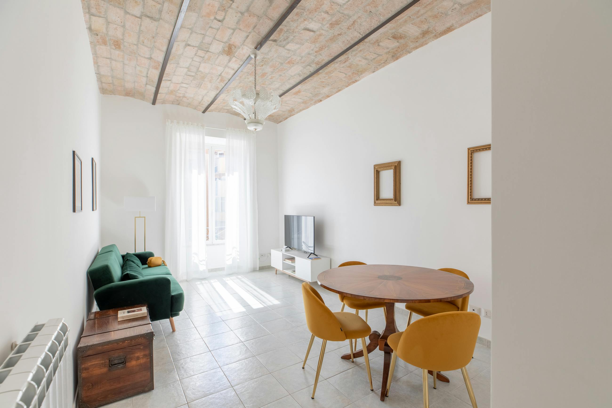 Appartamento in affitto a 1800 € al mese a Rome, Via degli Equi