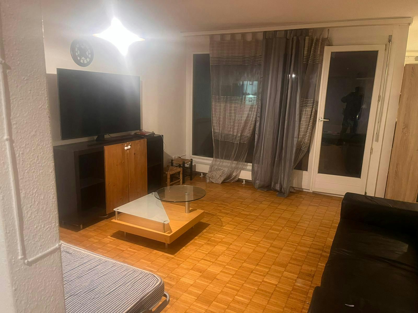 Appartement te huur voor € 2.930 per maand in Adliswil, Albisstrasse