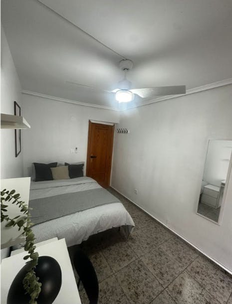 Отдельная комната сдается в аренду за 310 € в месяц в Silla, Carrer dels Llauradors