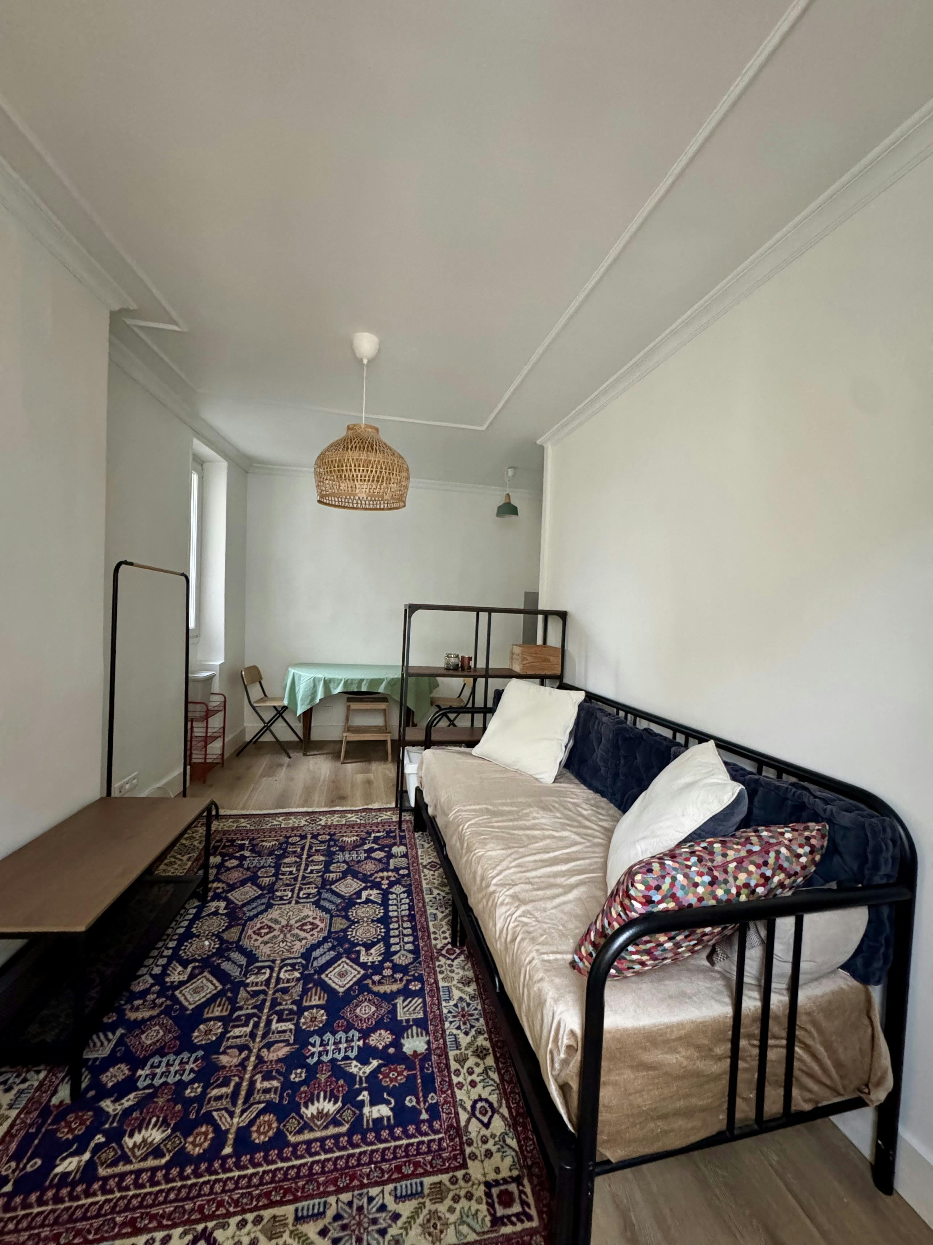 Apartment for rent for €1,350 per month in Paris, Rue d'Alsace