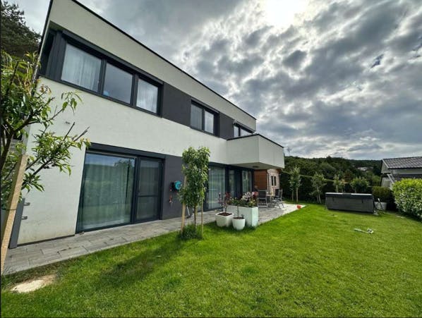 房源 正在以 €3,333 的月租出租，其位于 Gablitz, Gauermanngasse