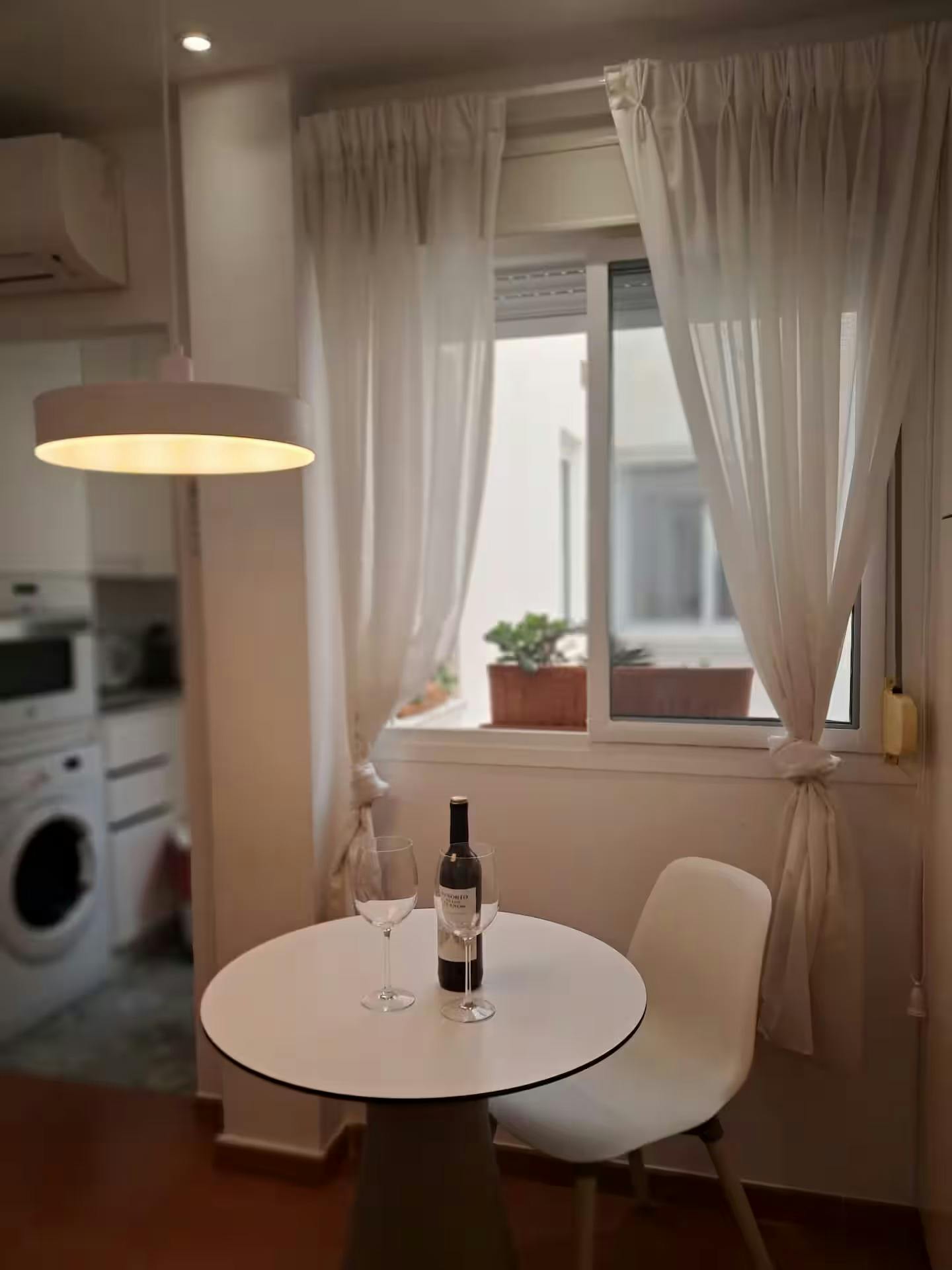 公寓 正在以 €1,550 的月租出租，其位于 Málaga, Calle San Telmo