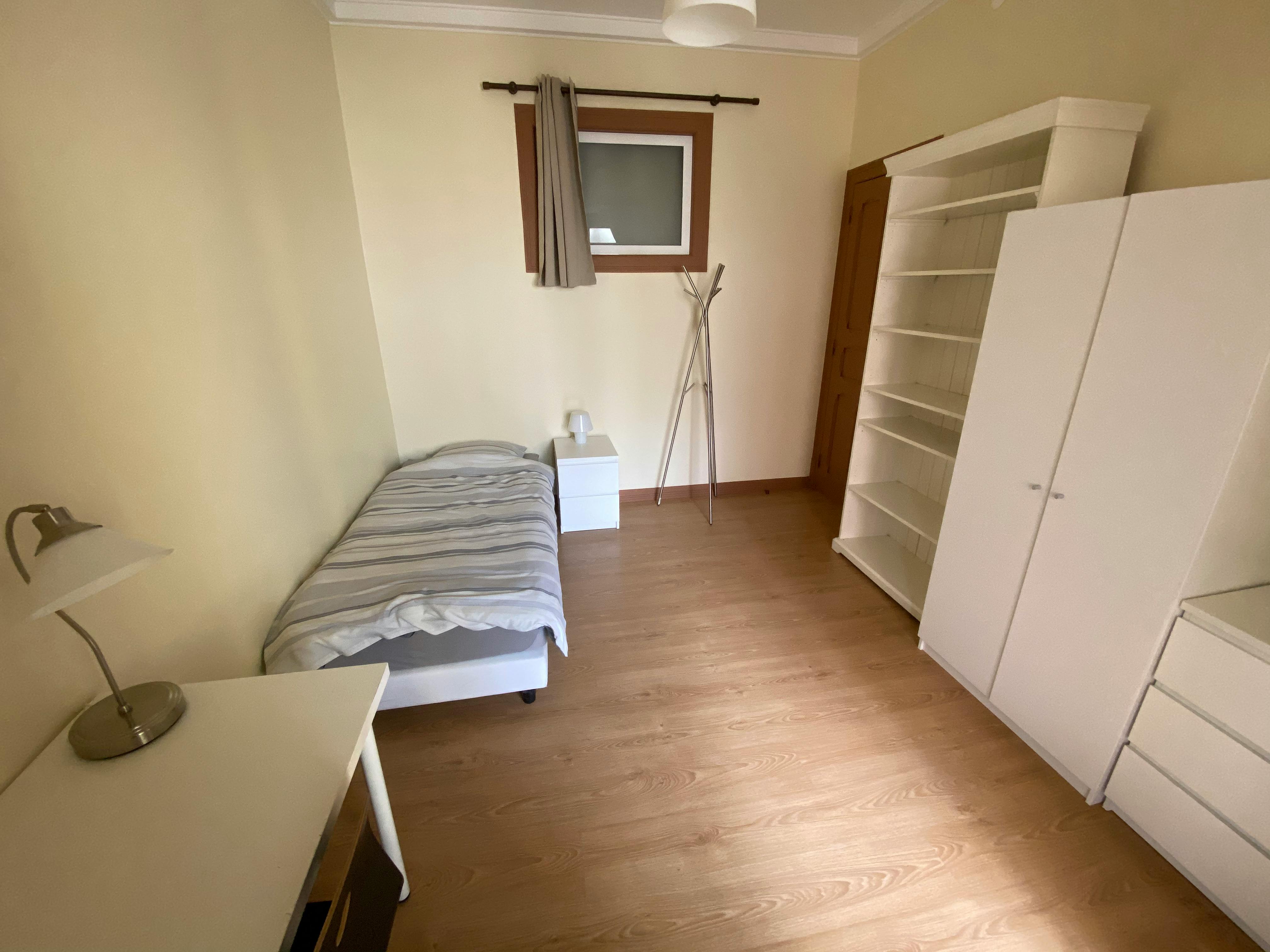 Single room Moscavide, 1 bed, 14m² — photo 2