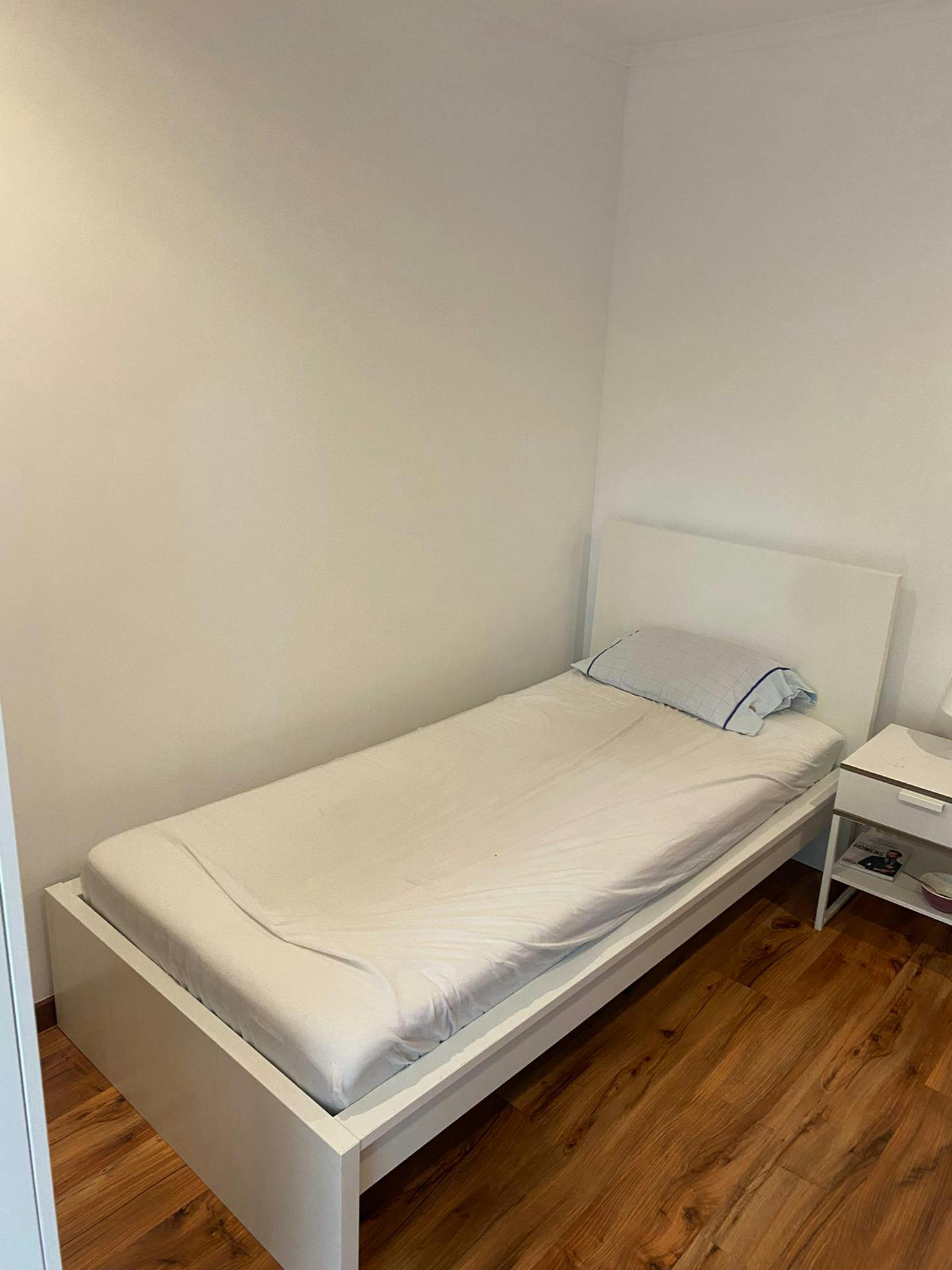 Single room Moscavide, 1 bed, 14m² — photo 1