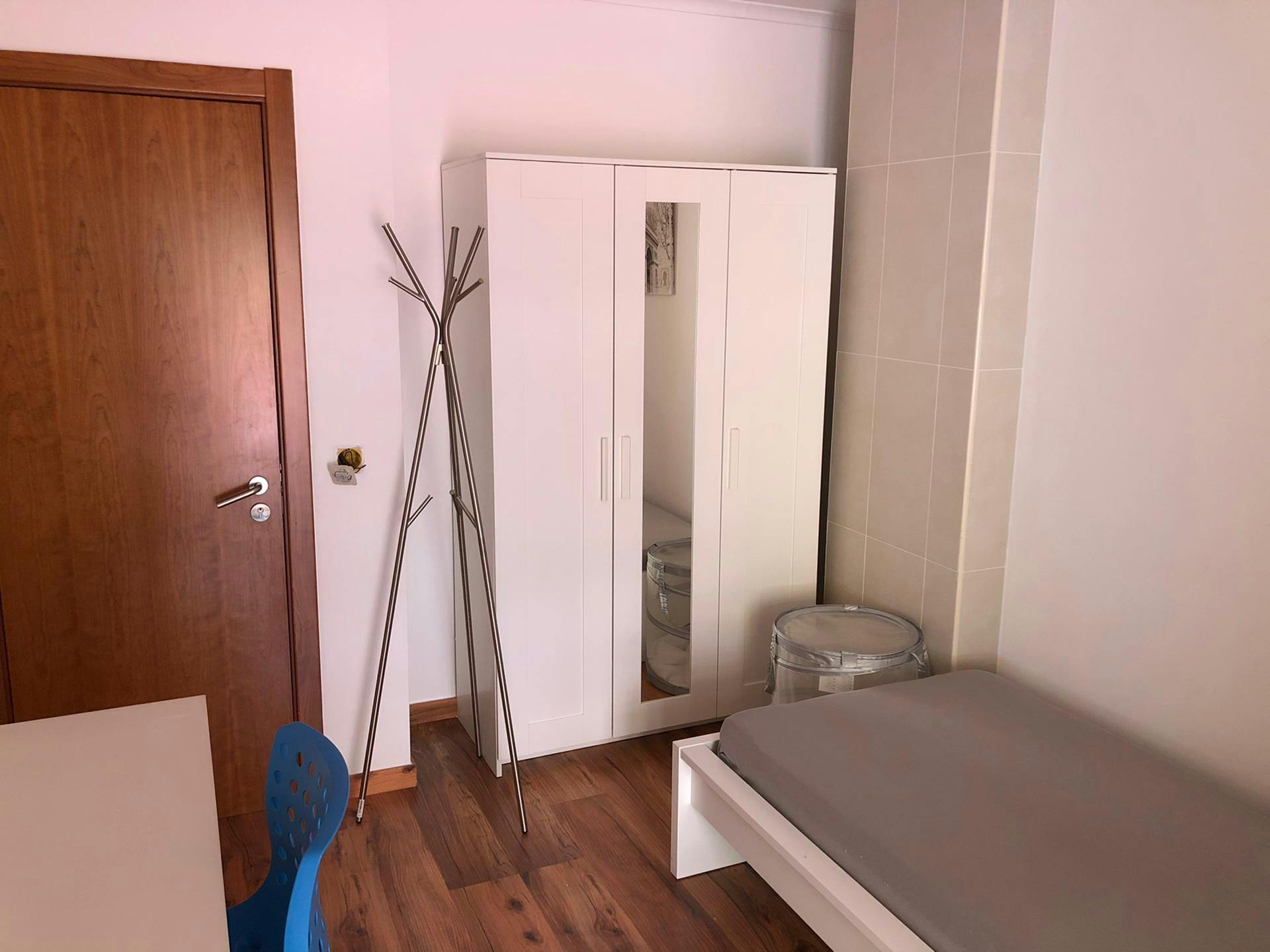 Single room Moscavide, 1 bed, 11m² — photo 2