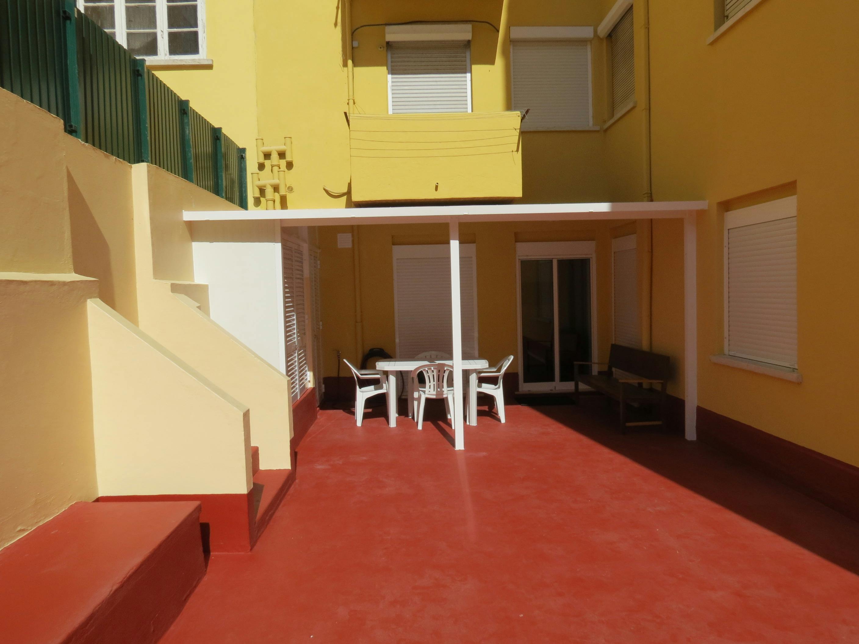 Single room Moscavide, 1 bed, 14m² — photo 10
