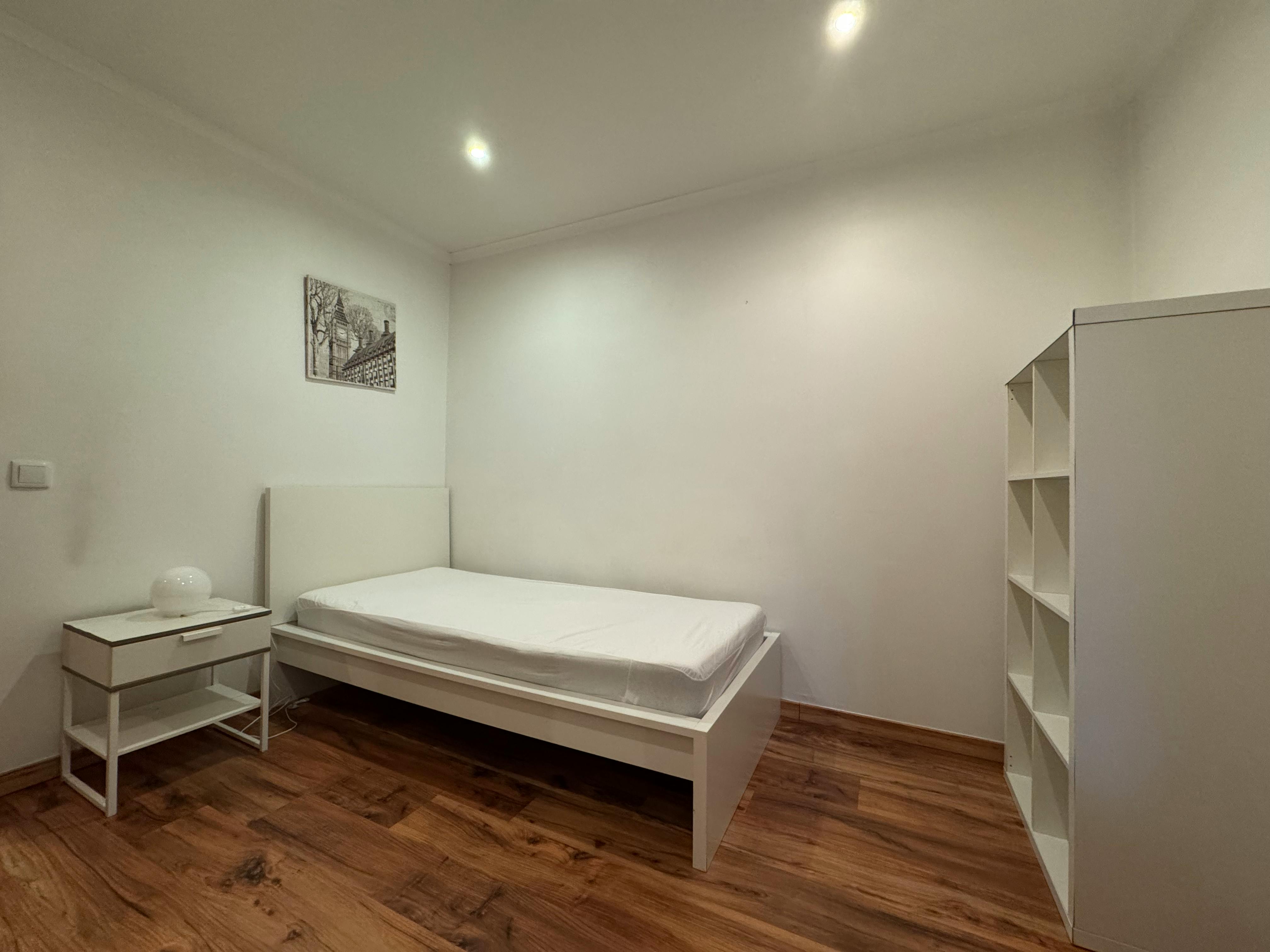 Single room Moscavide, 1 bed, 14m² — photo 3