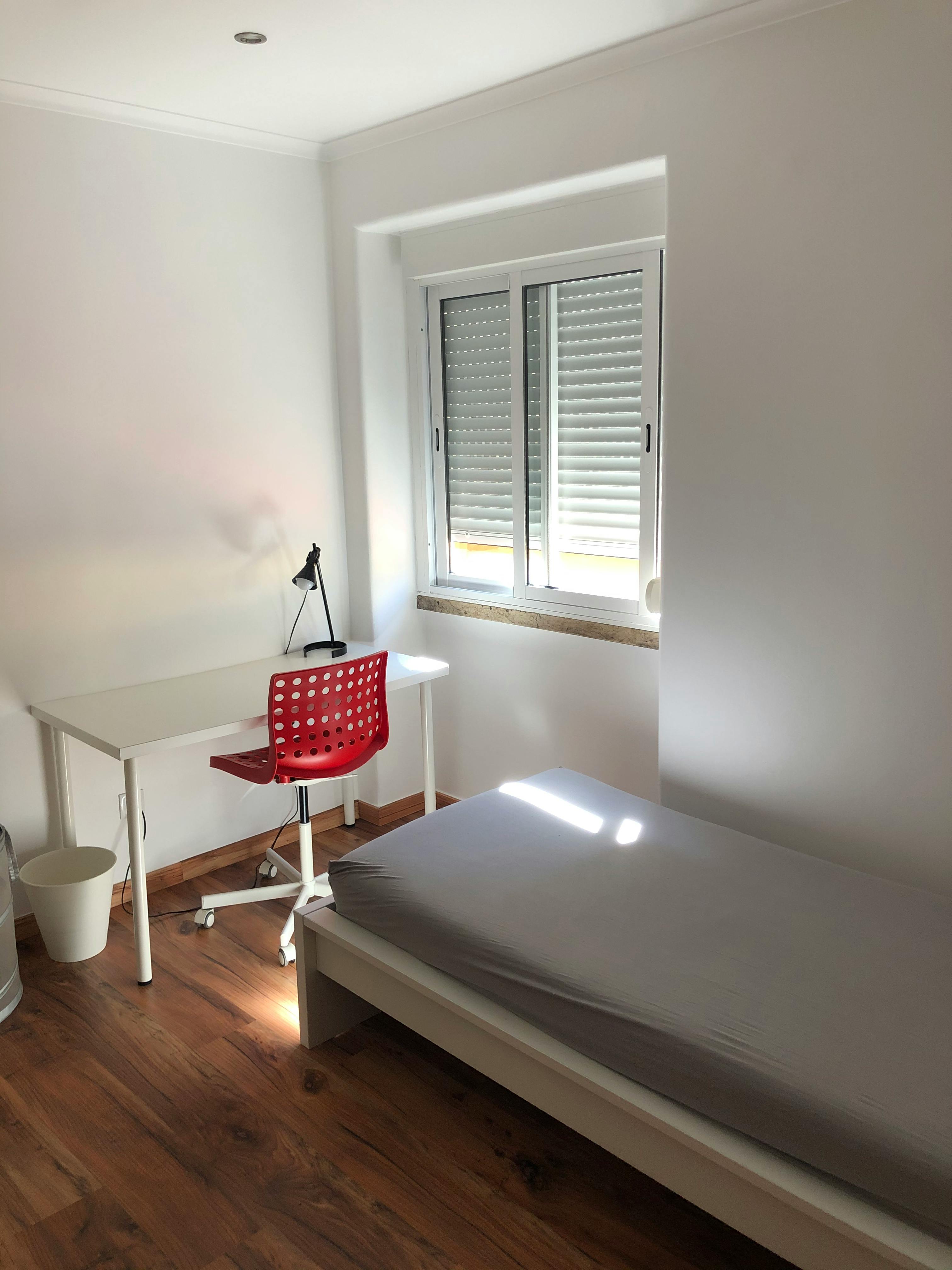 Single room Moscavide, 1 bed, 11m² — photo 2