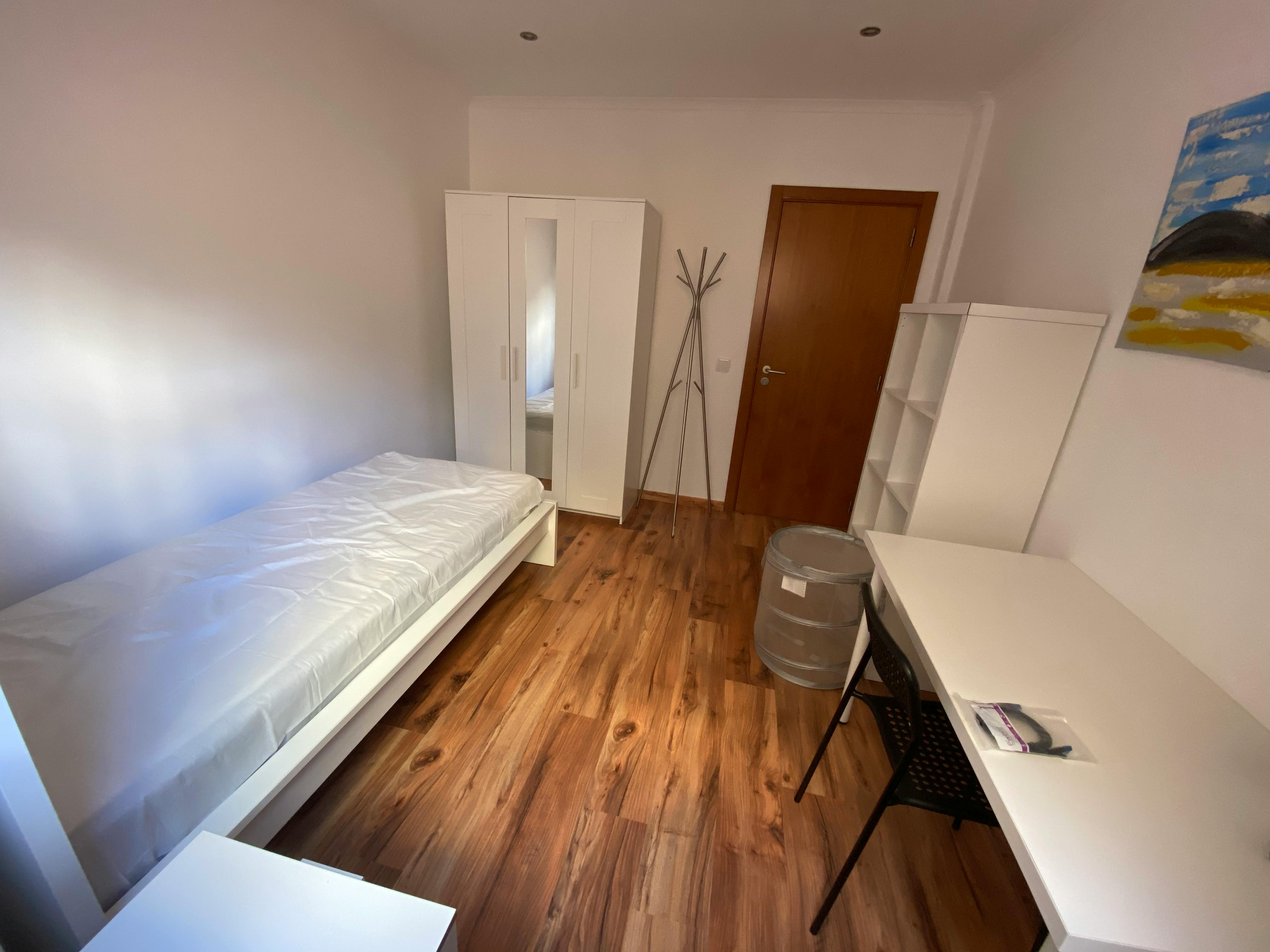 Single room Moscavide, 1 bed, 12m² — photo 3