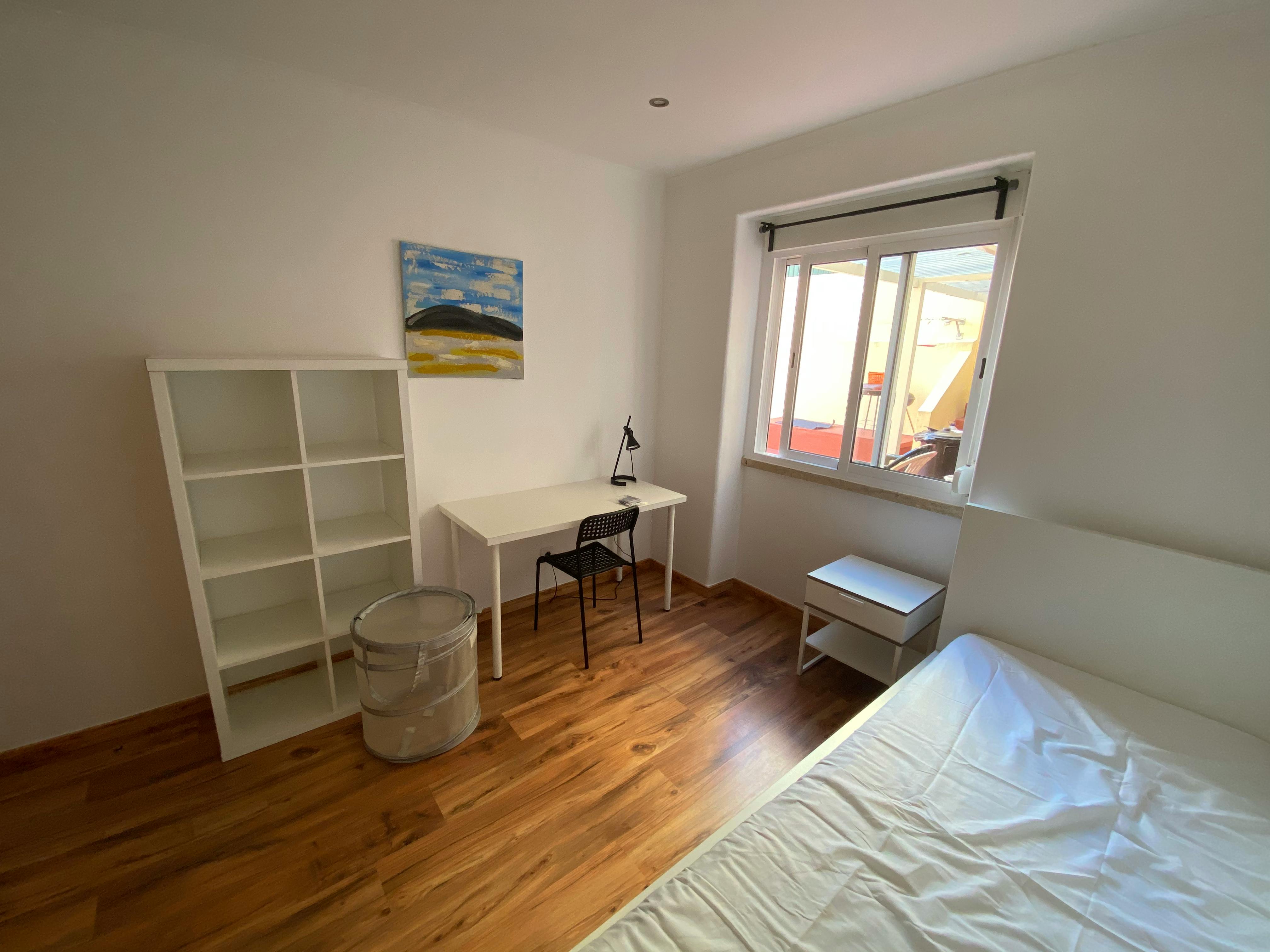 Single room Moscavide, 1 bed, 12m² — photo 4