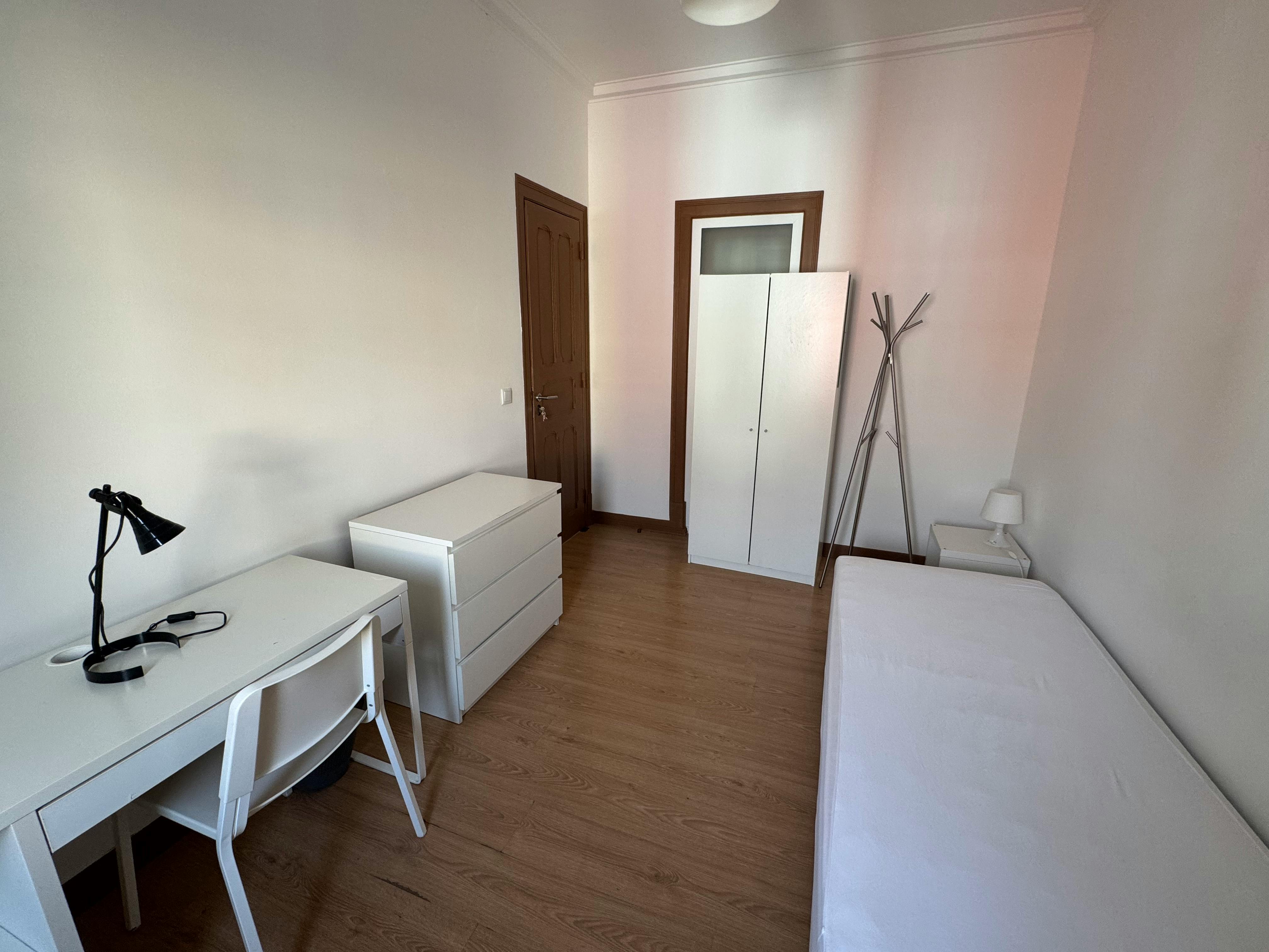 Single room Moscavide, 1 bed, 13m² — photo 3