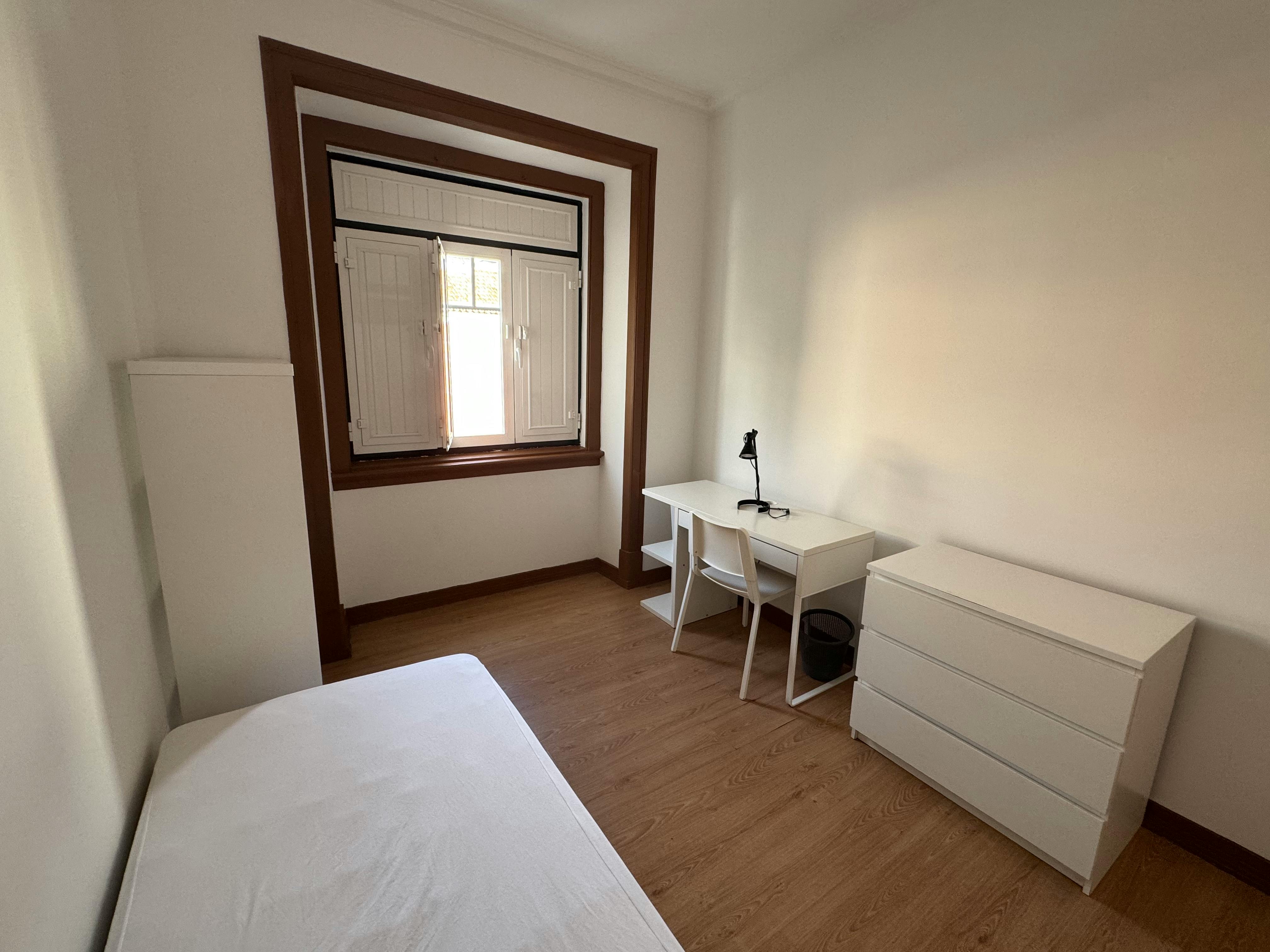 Single room Moscavide, 1 bed, 13m² — photo 4