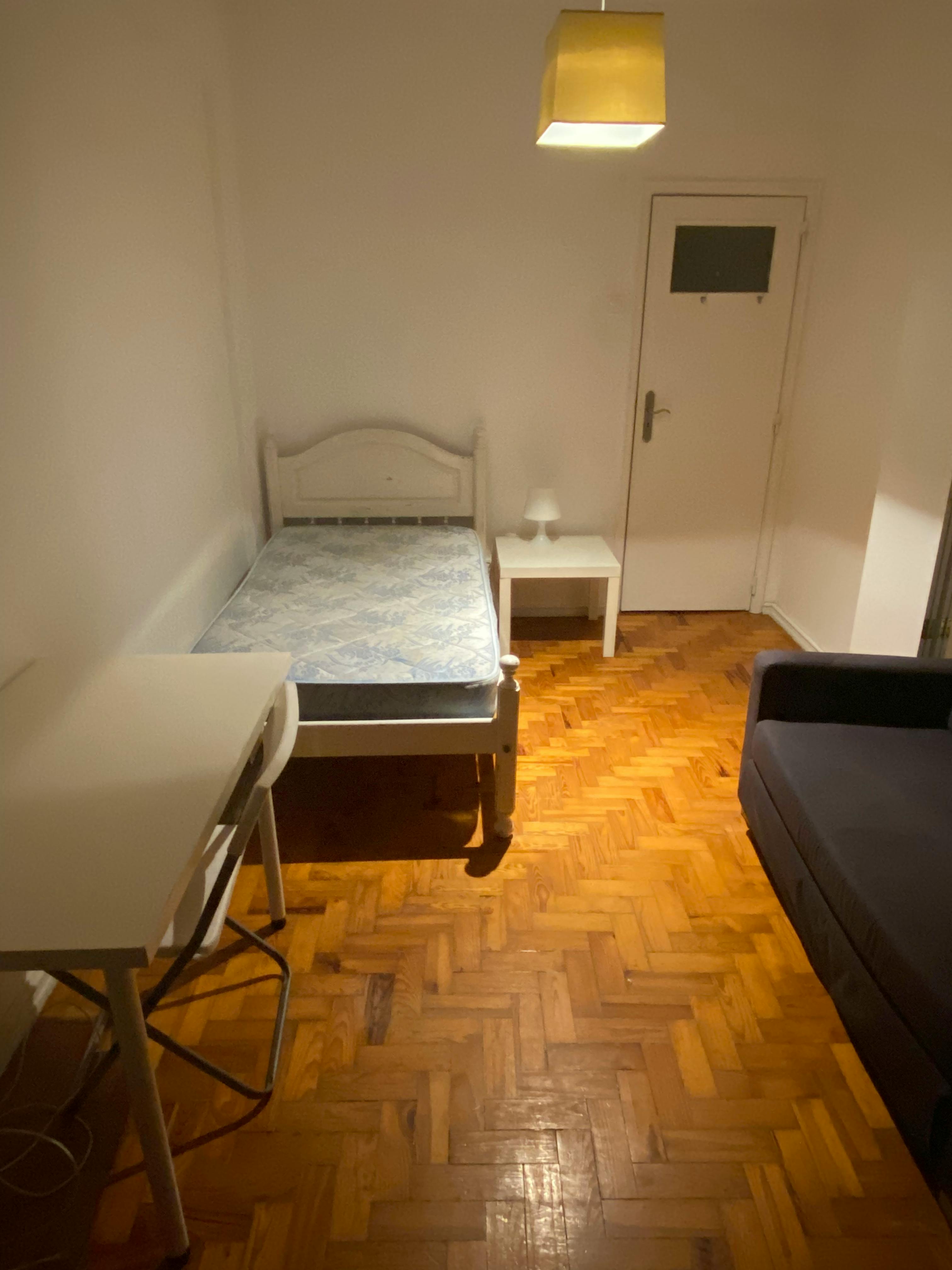 Single room Lisbon, 1 bed, 14m² — photo 1
