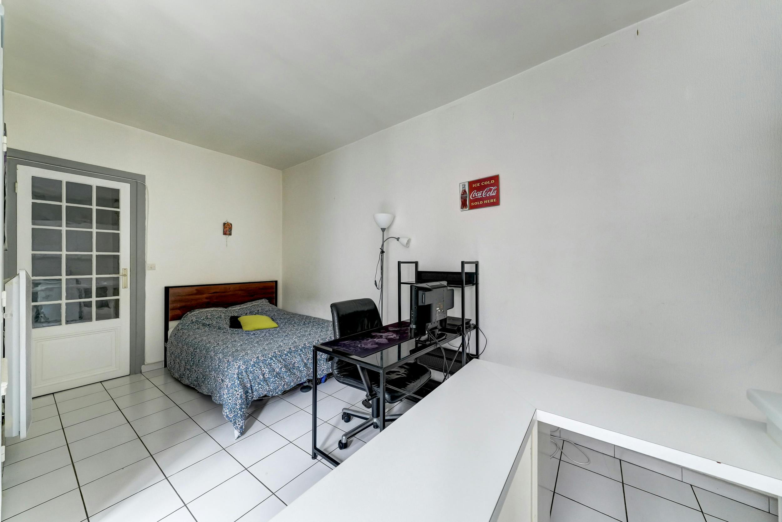 Studio for rent for €900 per month in Lyon, Rue de Brest