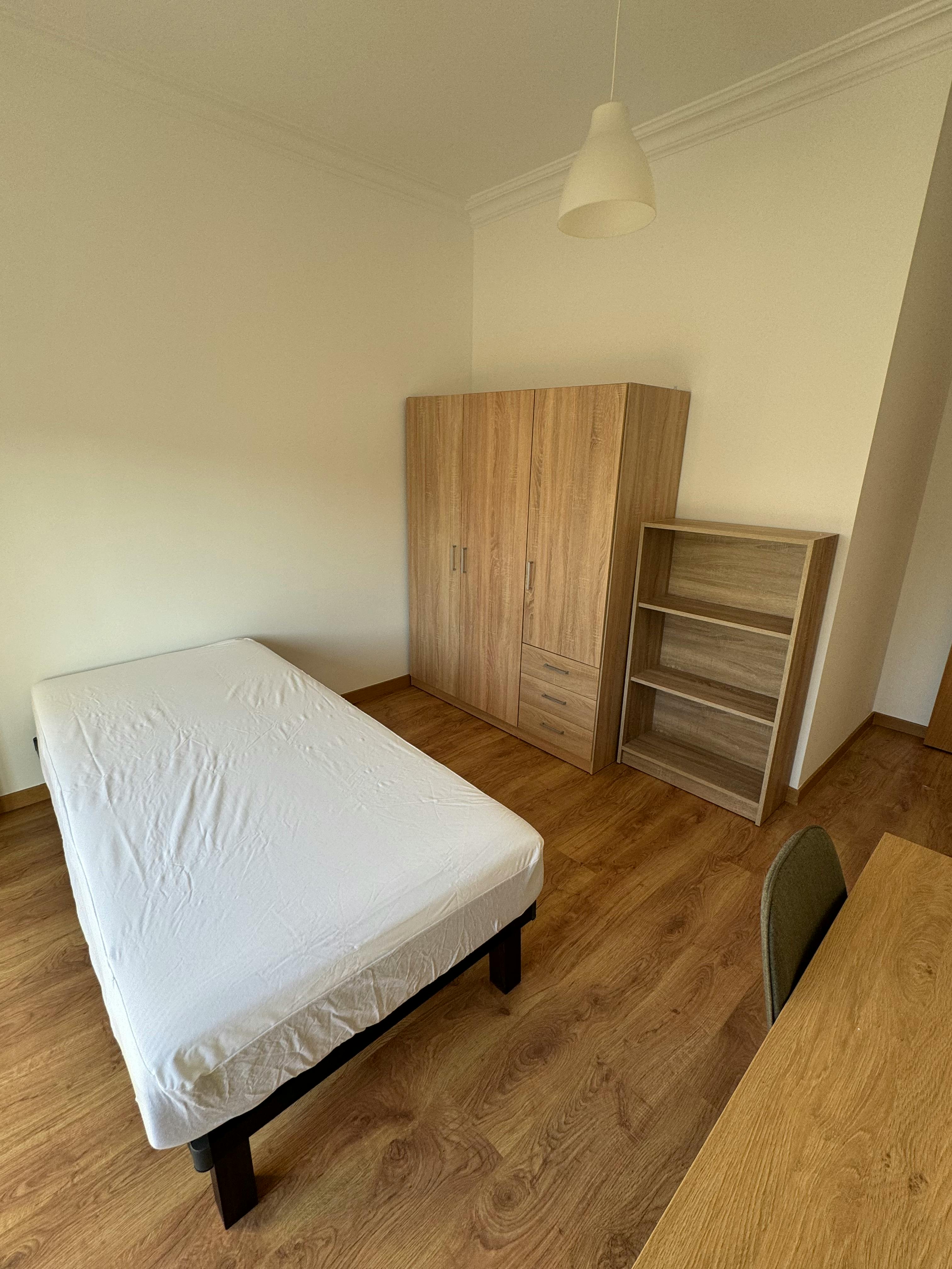 Single room Moscavide, 1 bed, 13m² — photo 2