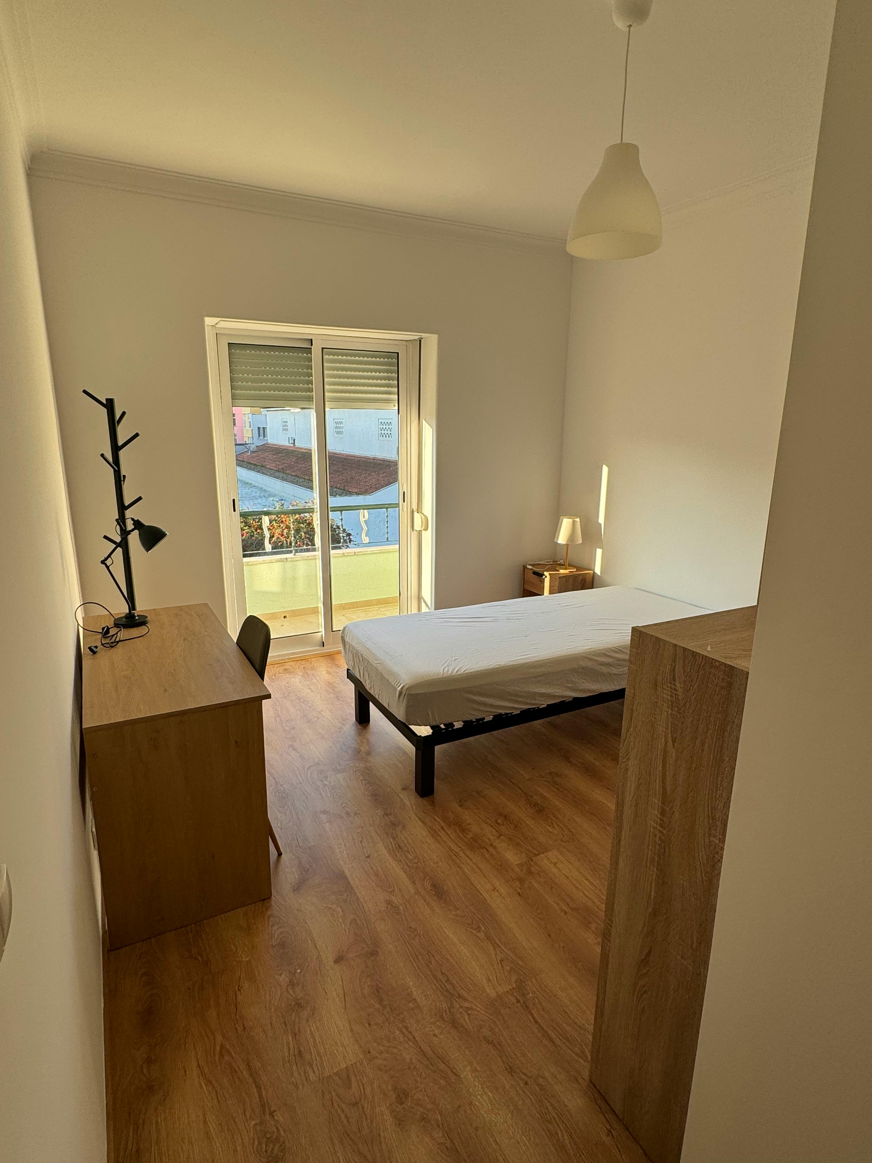 Single room Moscavide, 1 bed, 13m² — photo 2