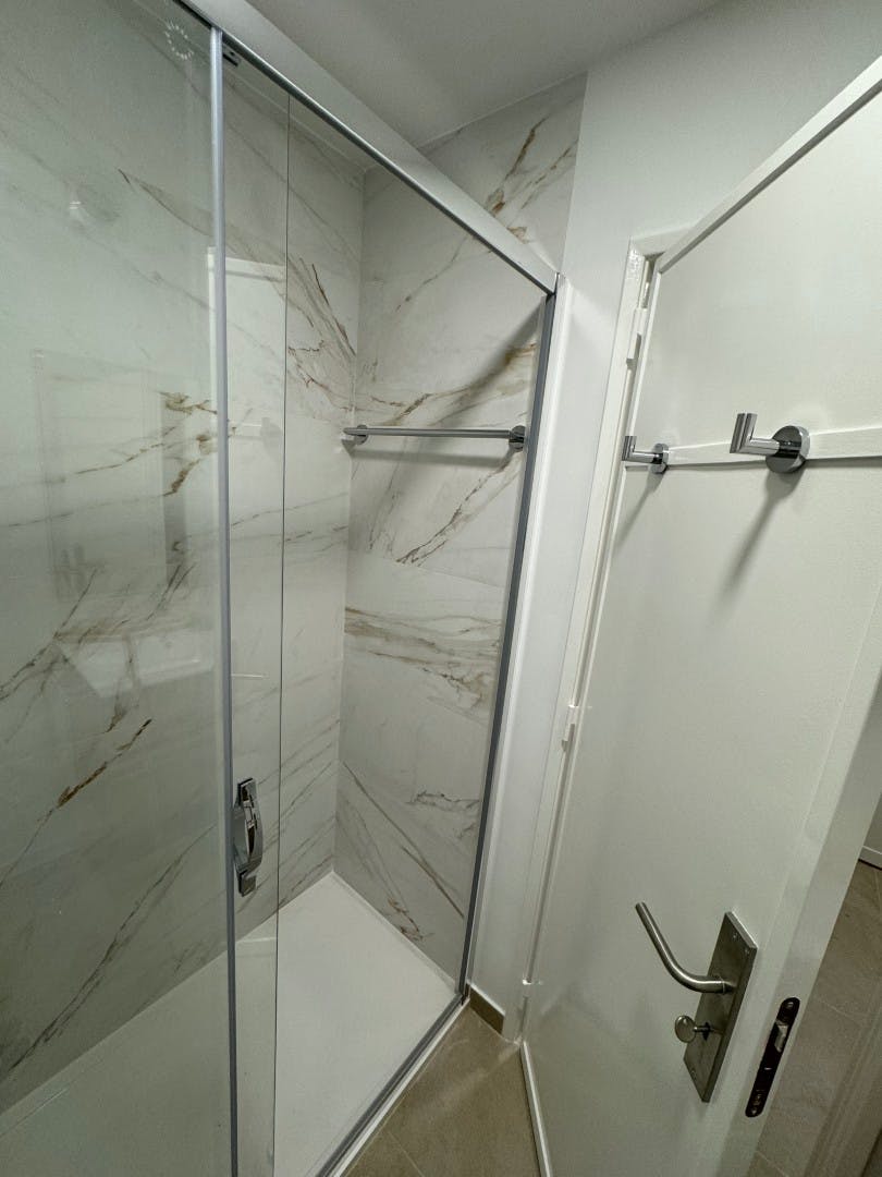Single room Sacavém, 1 bed, 16m² — photo 9