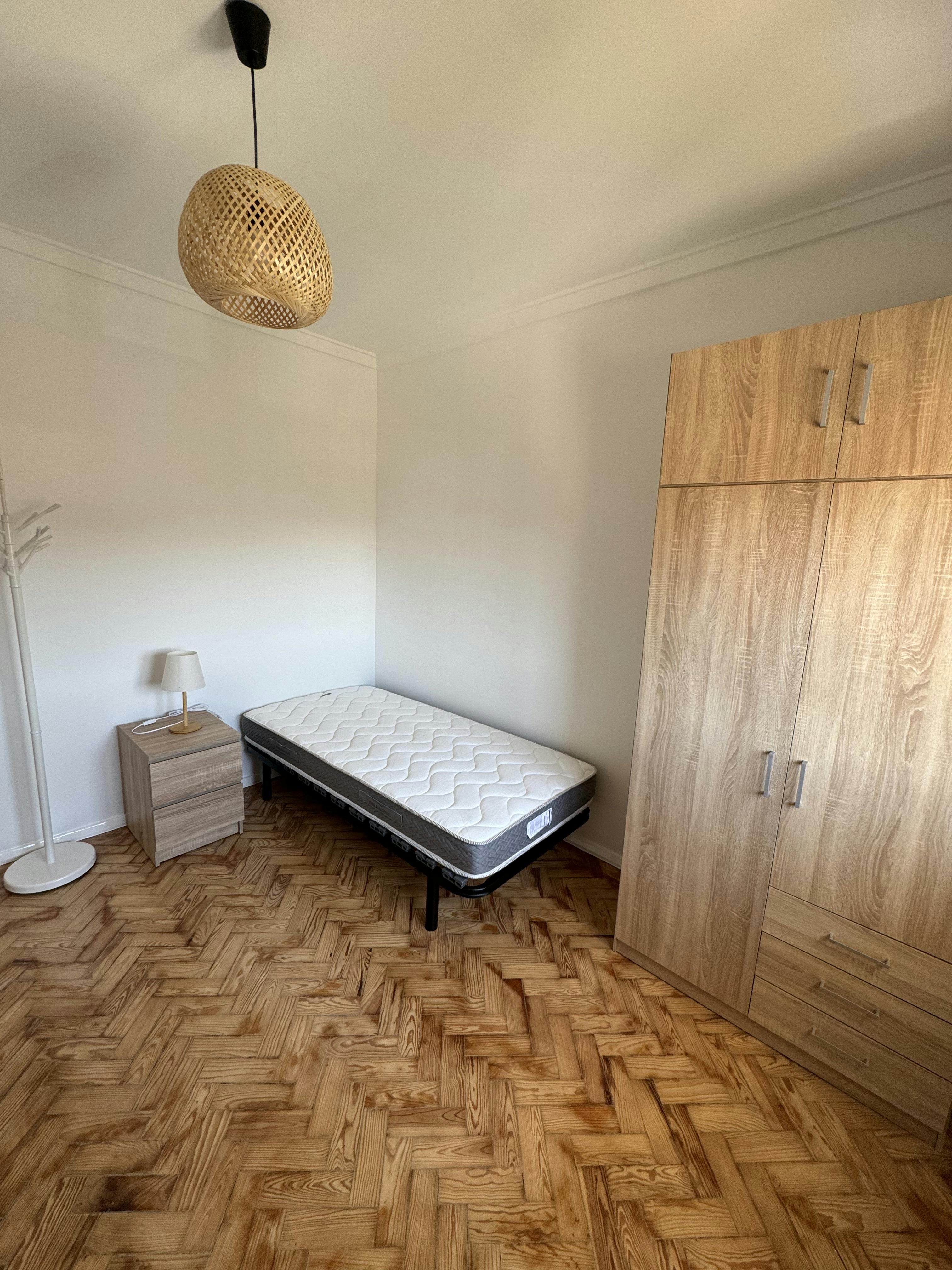 Private room for rent for €390 per month in Sacavém, Rua Barbosa du Bocage