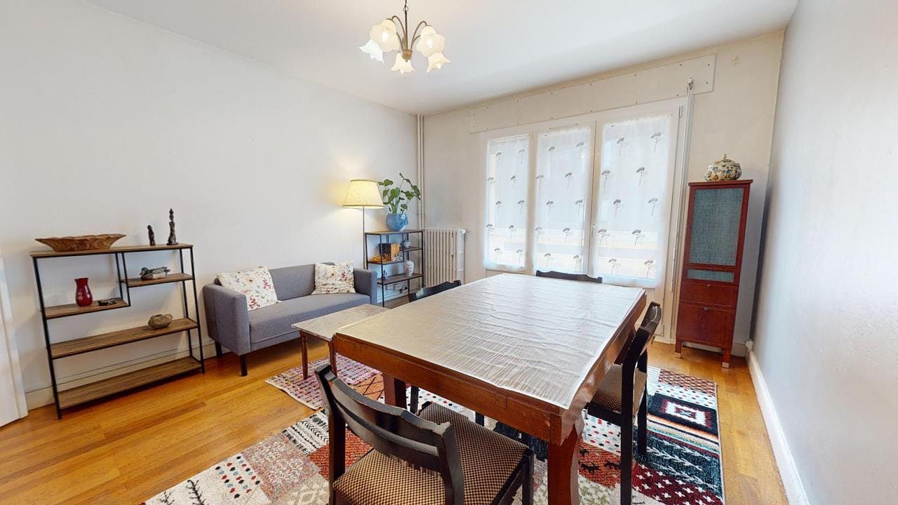 Mieszkanie do wynajęcia za 1215 € miesięcznie w mieście Lyon, Rue Saint-Lazare