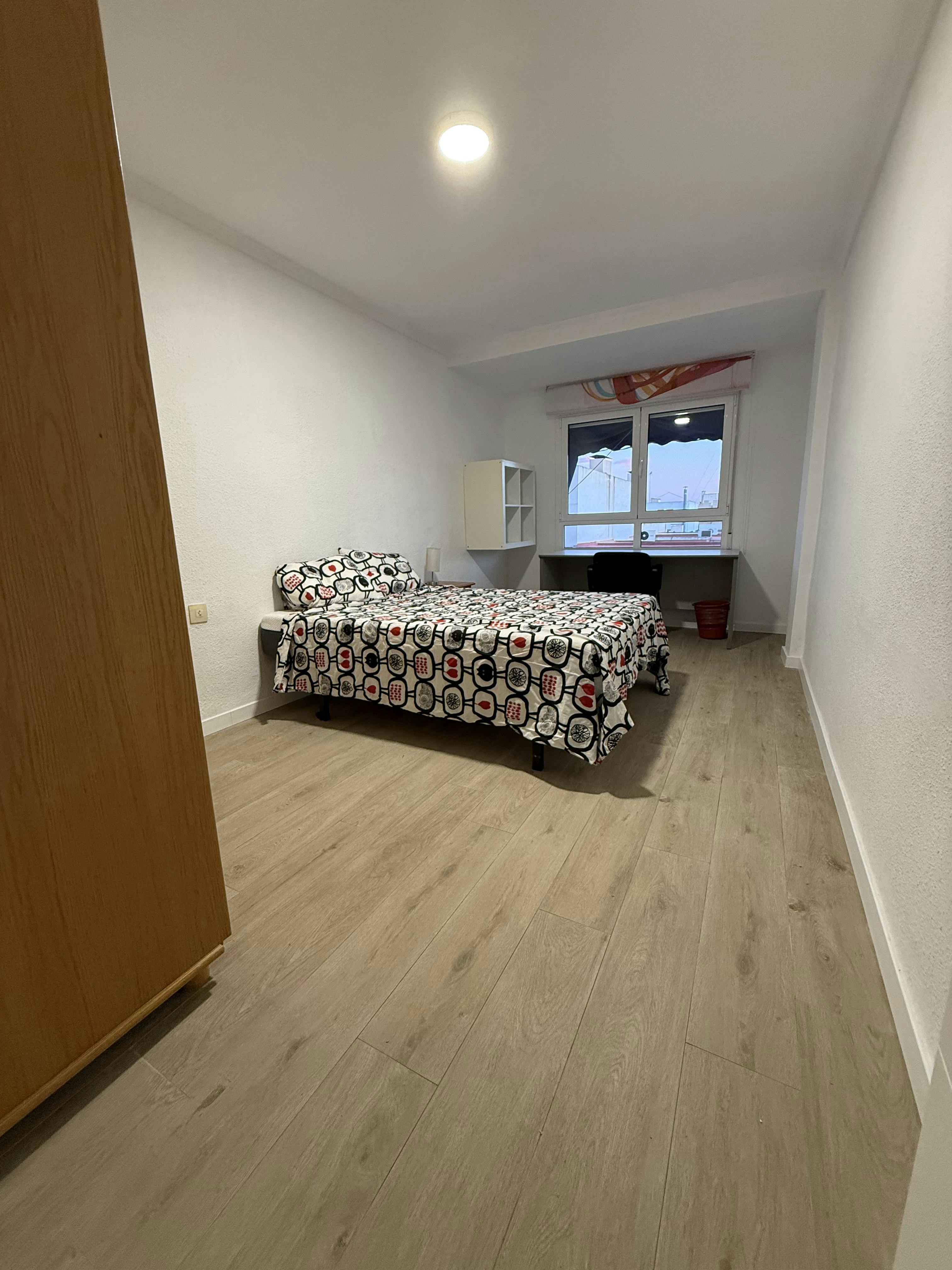 Private room for rent for €350 per month in San Vicent del Raspeig, Calle Hernán Cortés