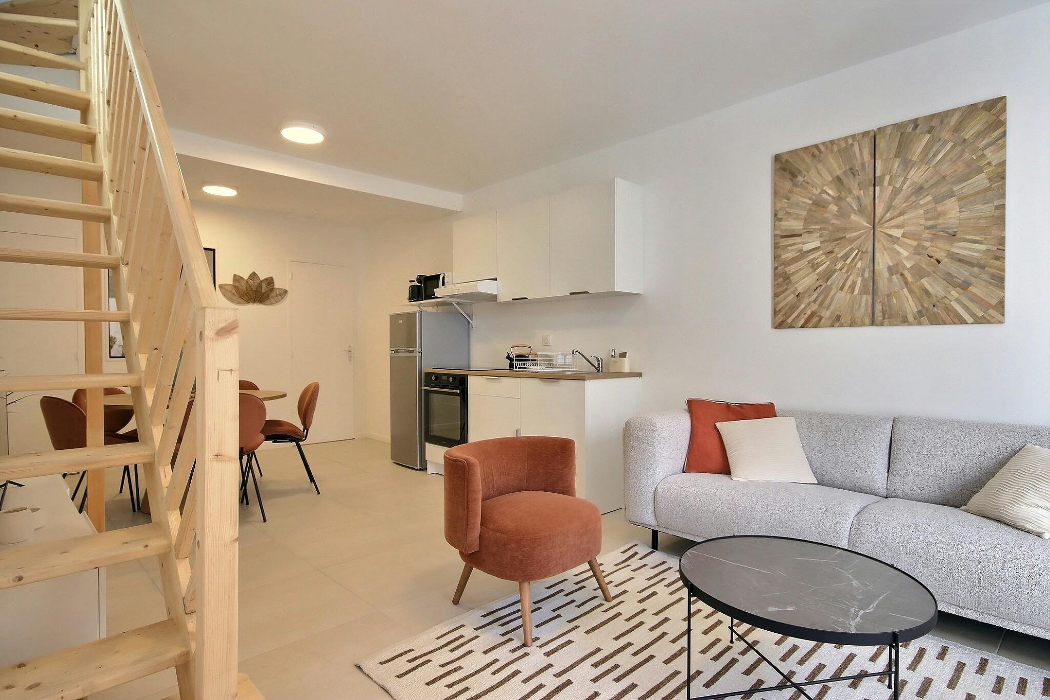 Квартира сдается в аренду за 2 014 € в месяц в Les Lilas, Passage des Sablons