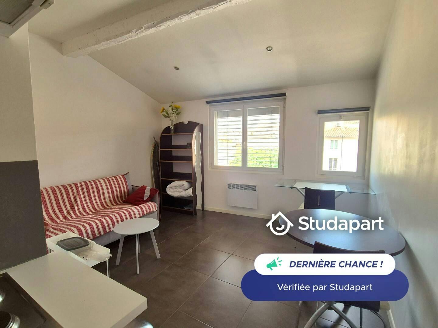 Appartement à louer pour 700 €/mois à Aix-en-Provence, Place Forum des Cardeurs