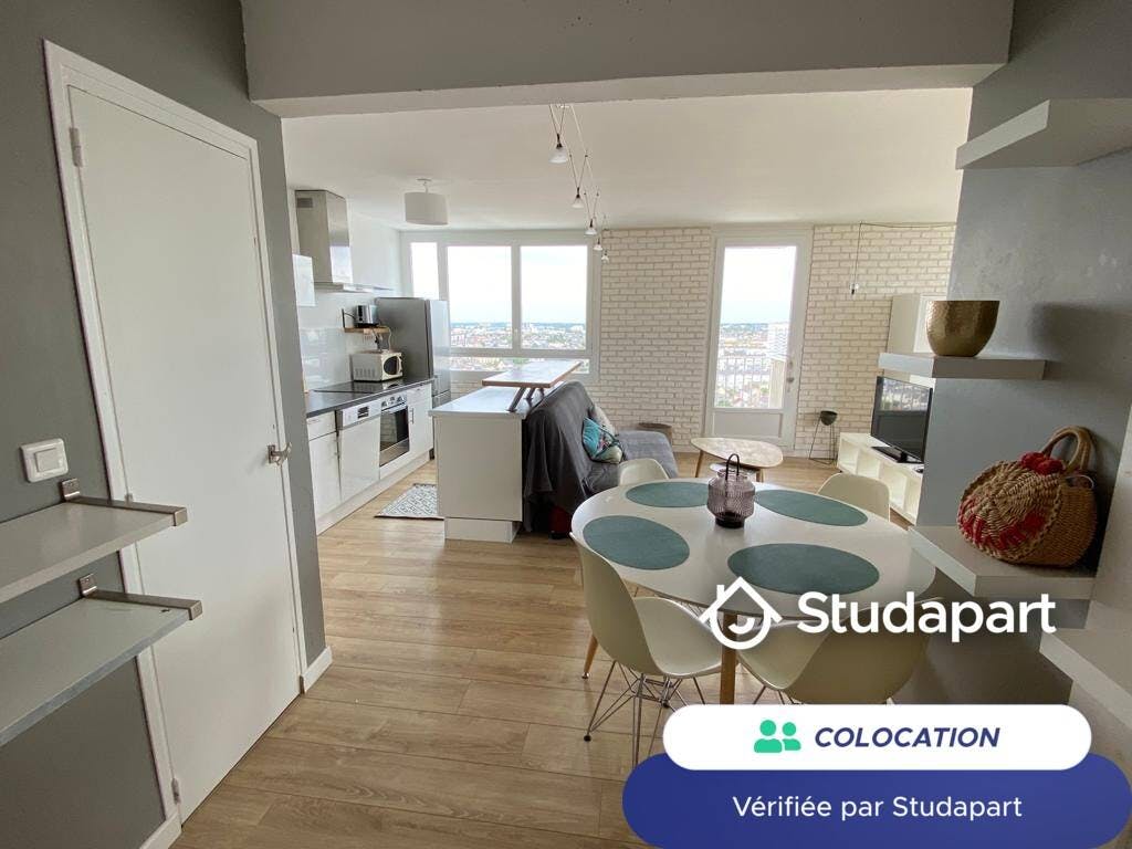 Private room for rent for €550 per month in Angers, Rue Larevellière