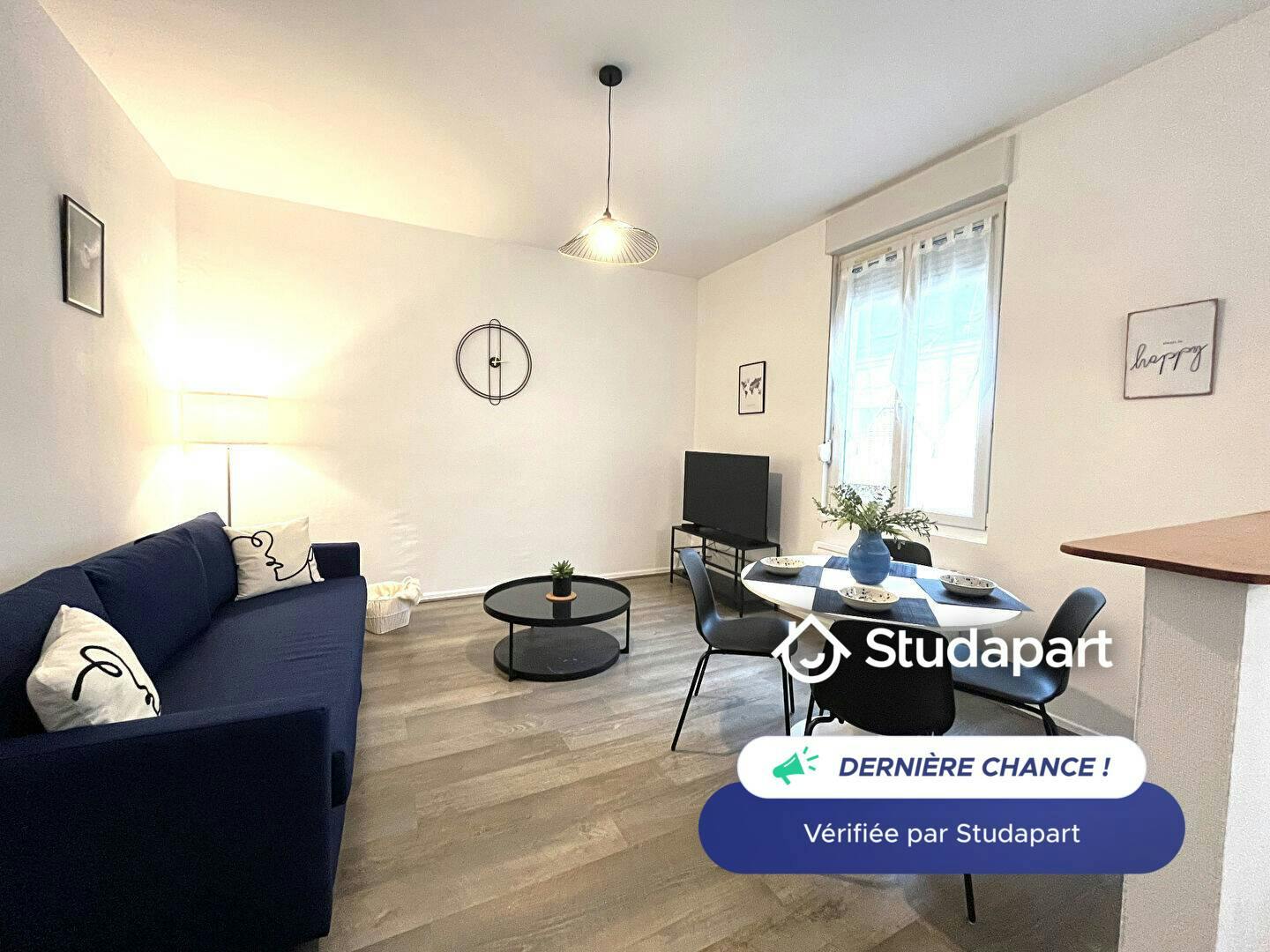 Apartment for rent for €750 per month in Reims, Rue Camille Lenoir