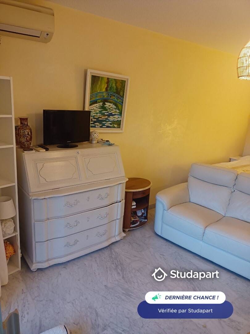 公寓 正在以 €780 的月租出租，其位于 Mandelieu-la-Napoule, Boulevard de la Tavernière