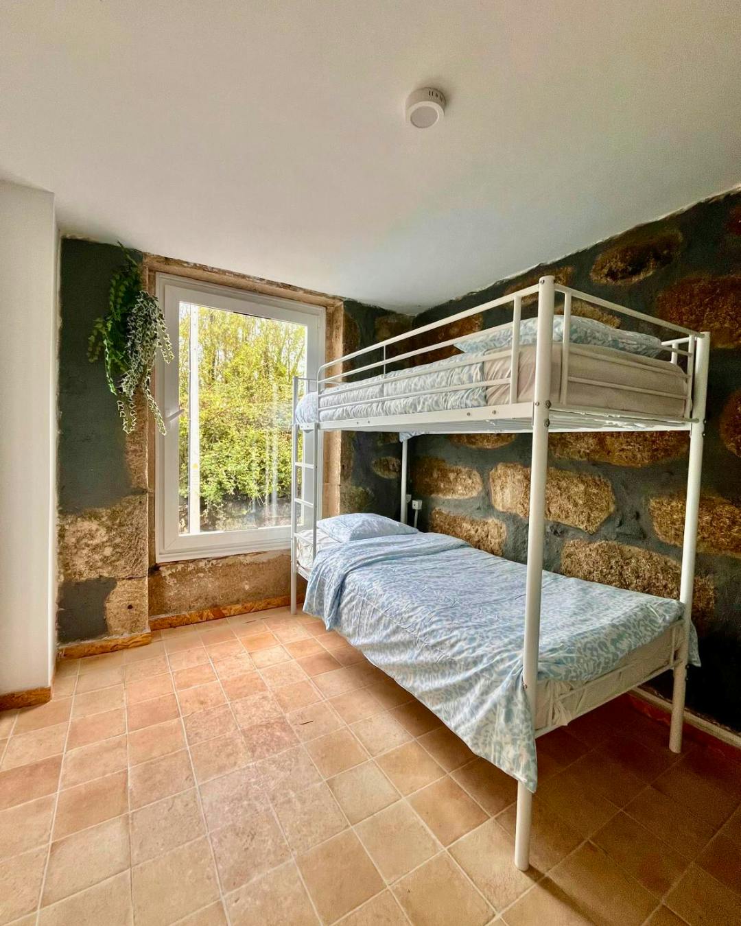 Shared room for rent for €300 per month in Porto, Rua de Contumil