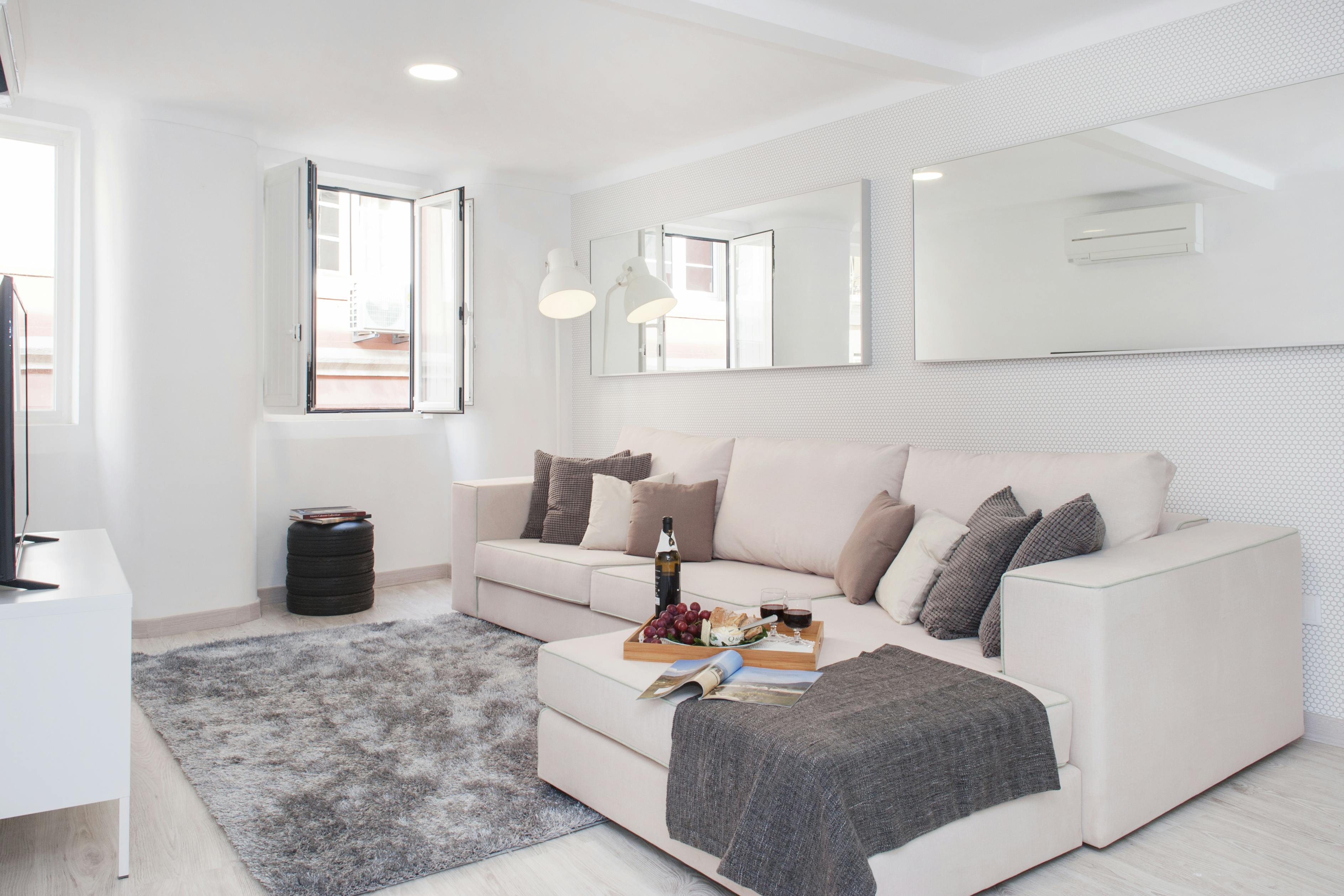 Apartment for rent for €2,000 per month in Lisbon, Rua da Fé