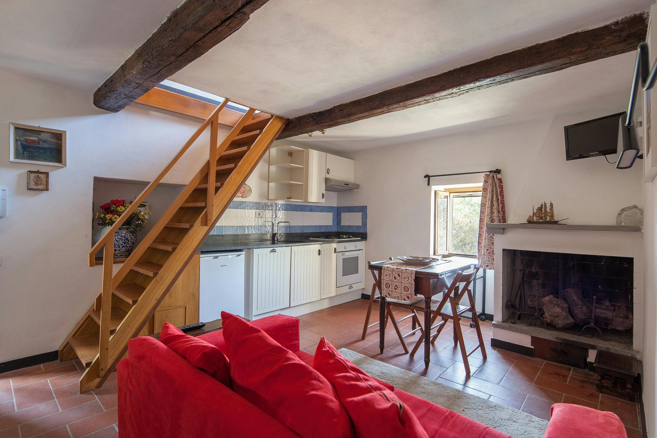 Appartement te huur voor € 800 per maand in Lerici, Località Catene