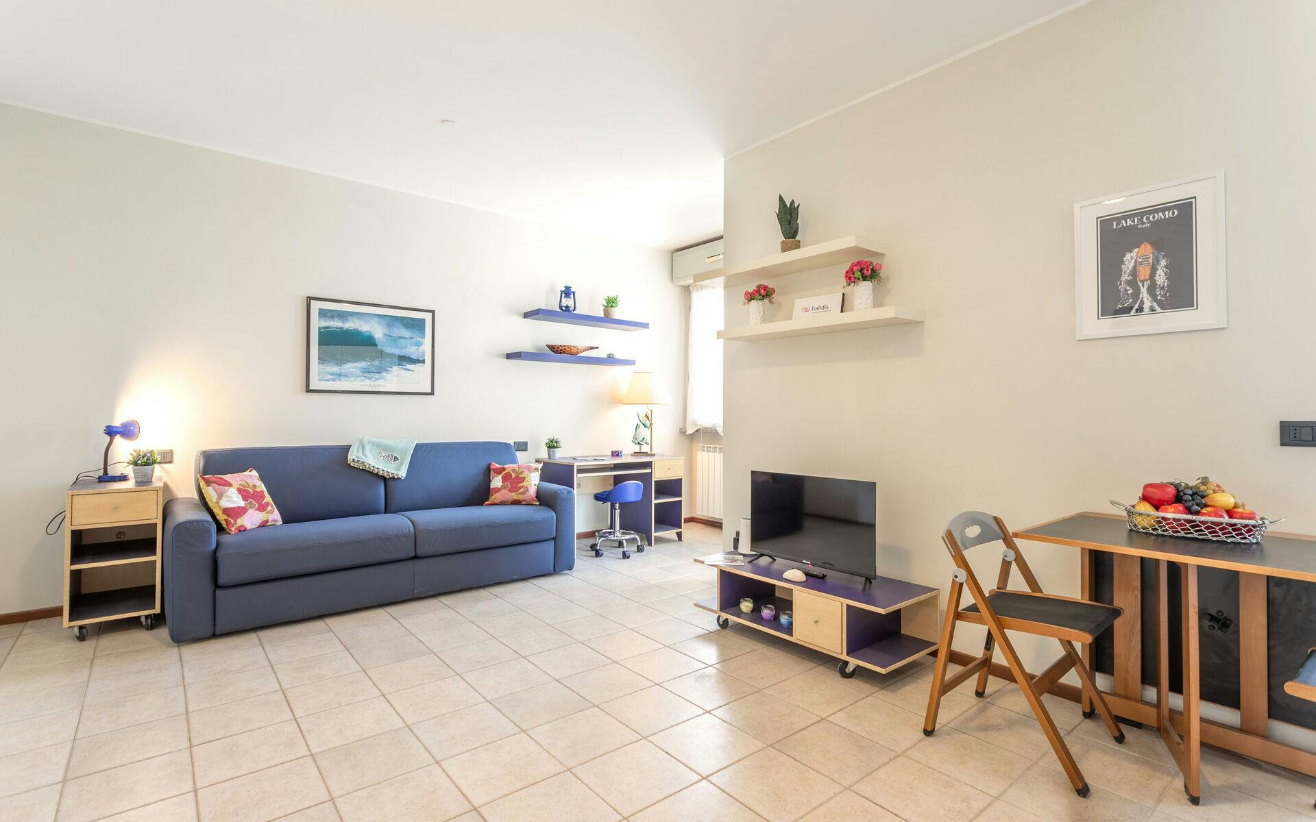 Studio for rent for €1,500 per month in Cernobbio, Via Roggia Molinara