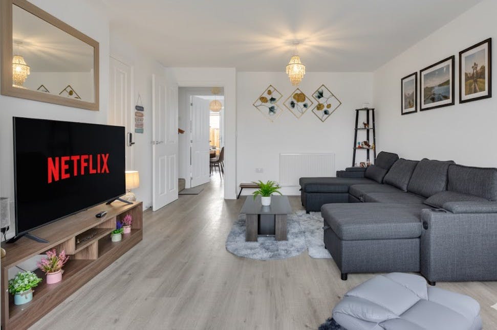 Maison à louer pour 3 600 £GB/mois à Canterbury, Miles Way