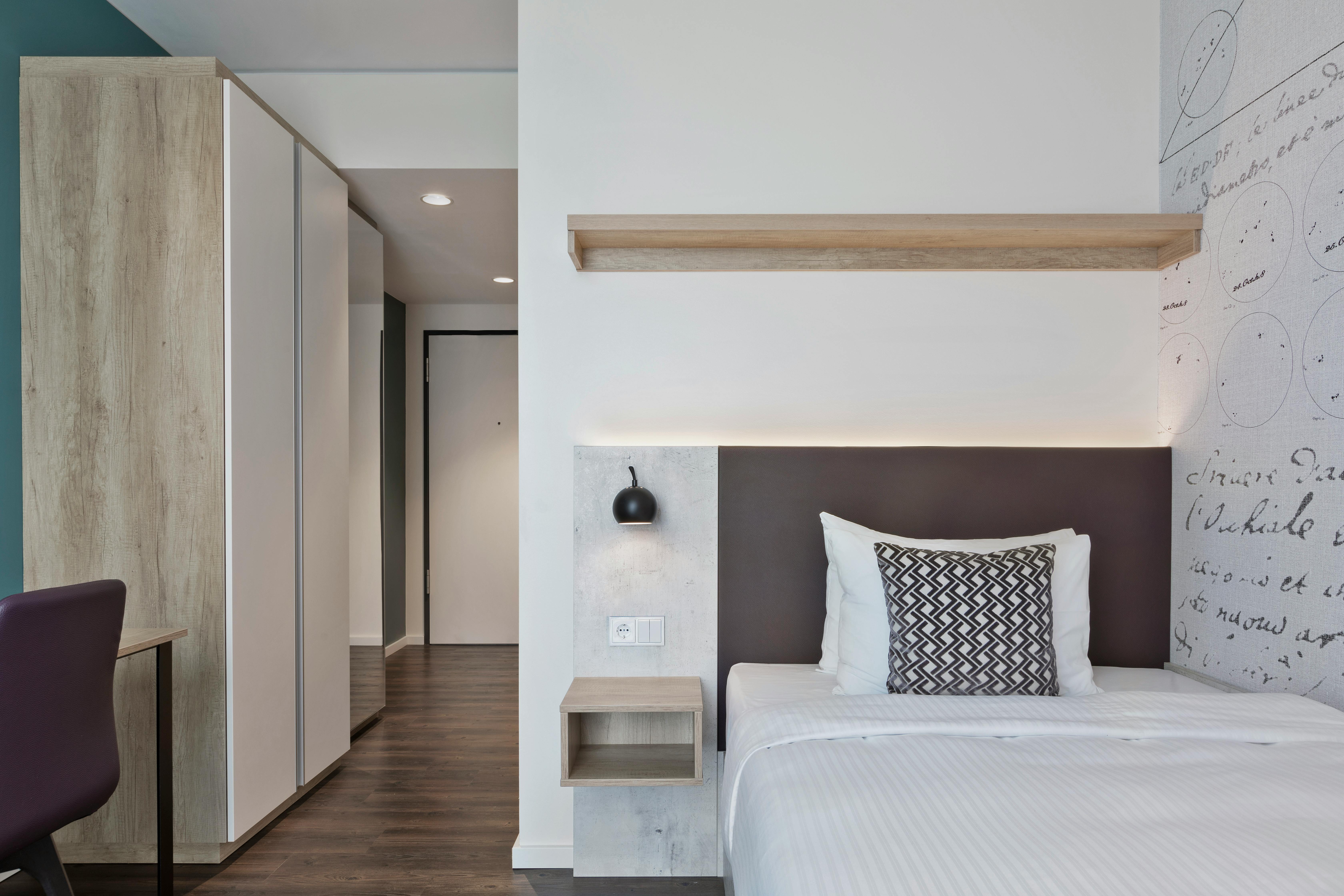 Studio for rent for €1,650 per month in Garching bei München, Walther-Von-Dyck Straße