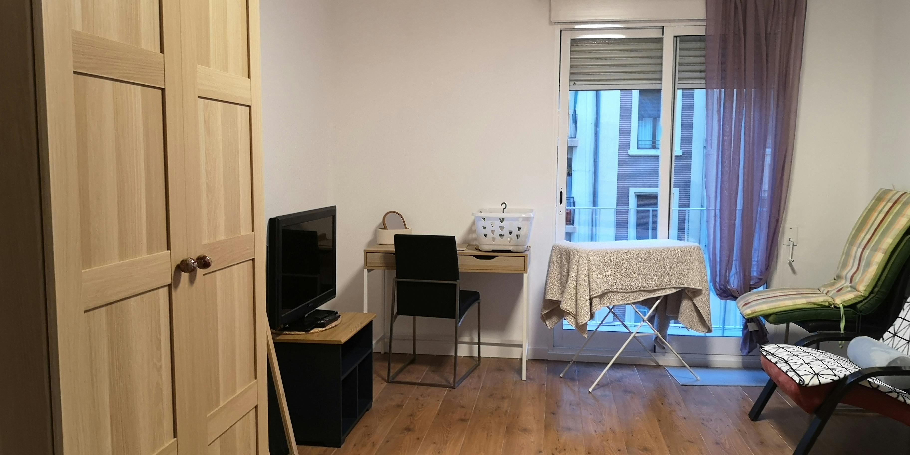 Single room Valencia, 1 bed, 25m² — photo 2