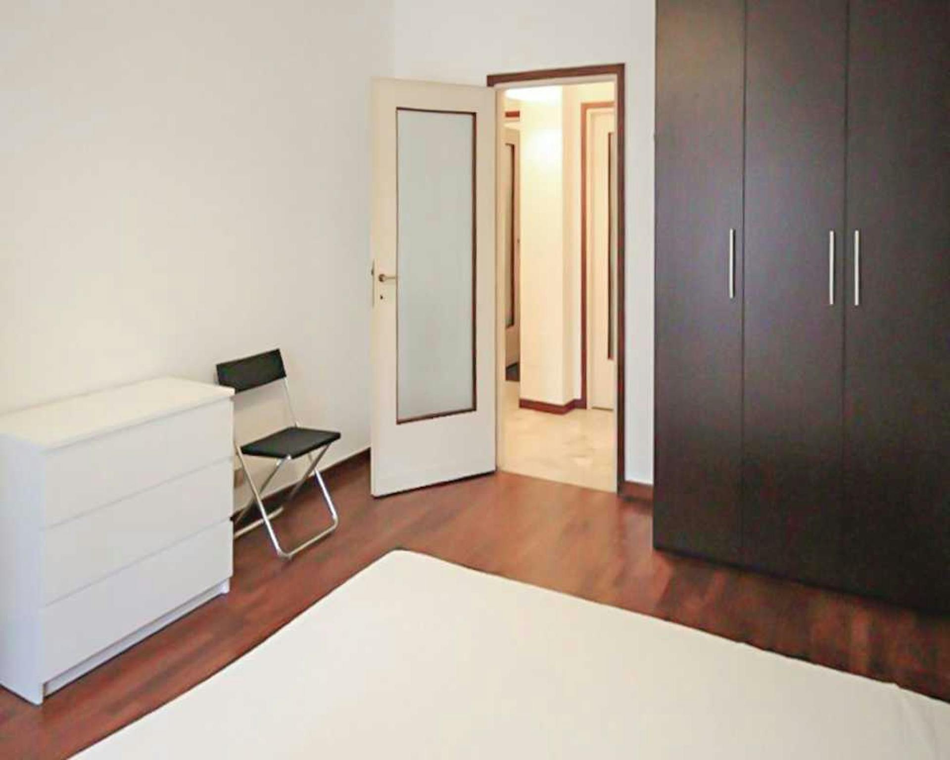 Via Raffaello Bertieri, Milan preview