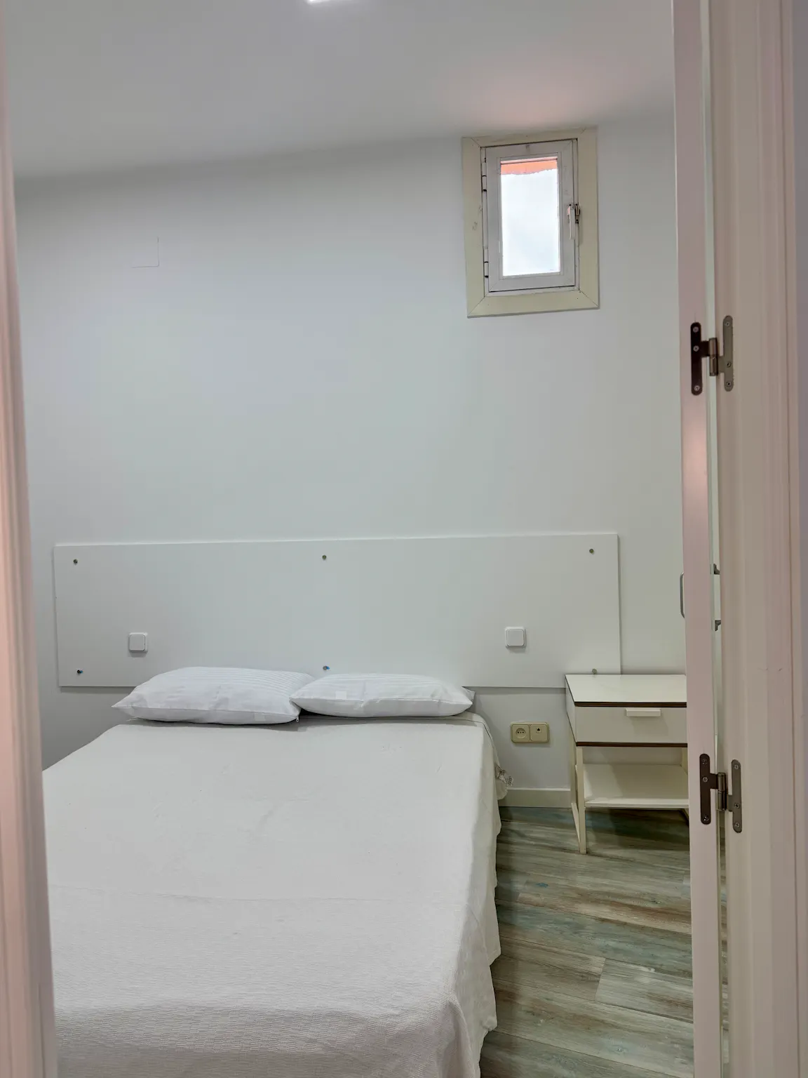 1-Bedroom Apartment in Calle de María de Guzmán, Madrid (1676115) ROOM 4