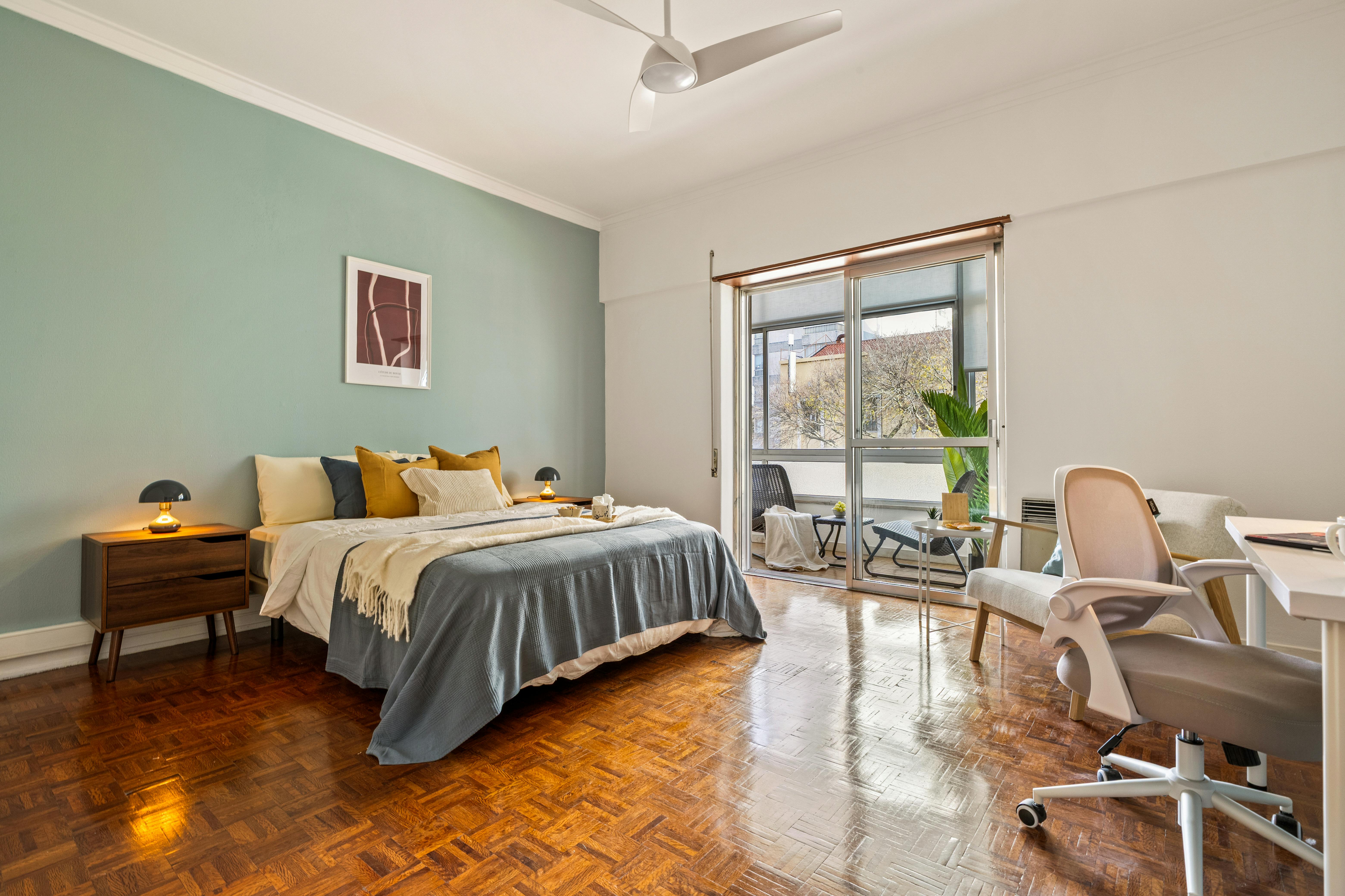 Private room for rent for €840 per month in Lisbon, Rua de Campolide