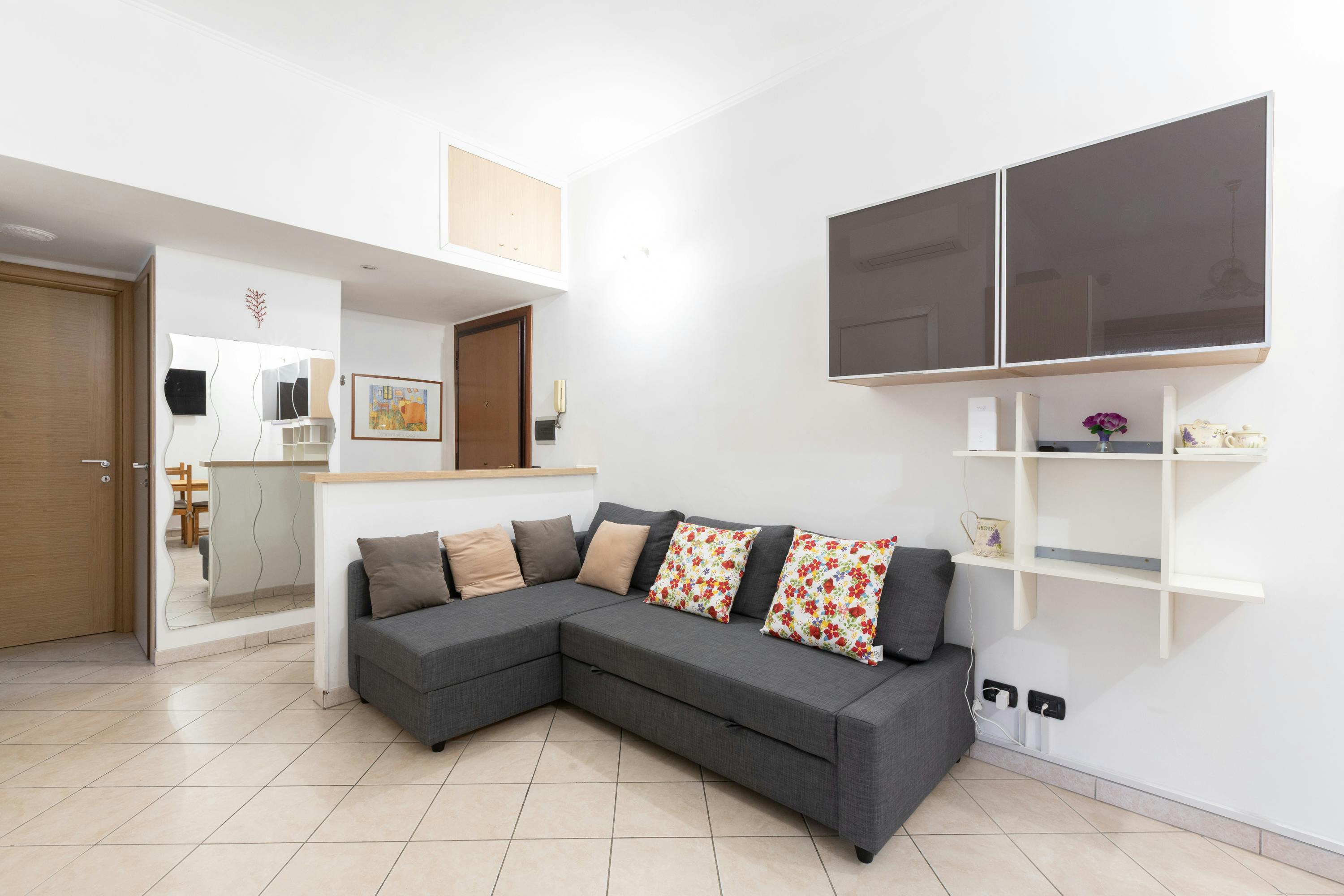 Apartment for rent for €1,700 per month in Rome, Via Giulio Sacchetti