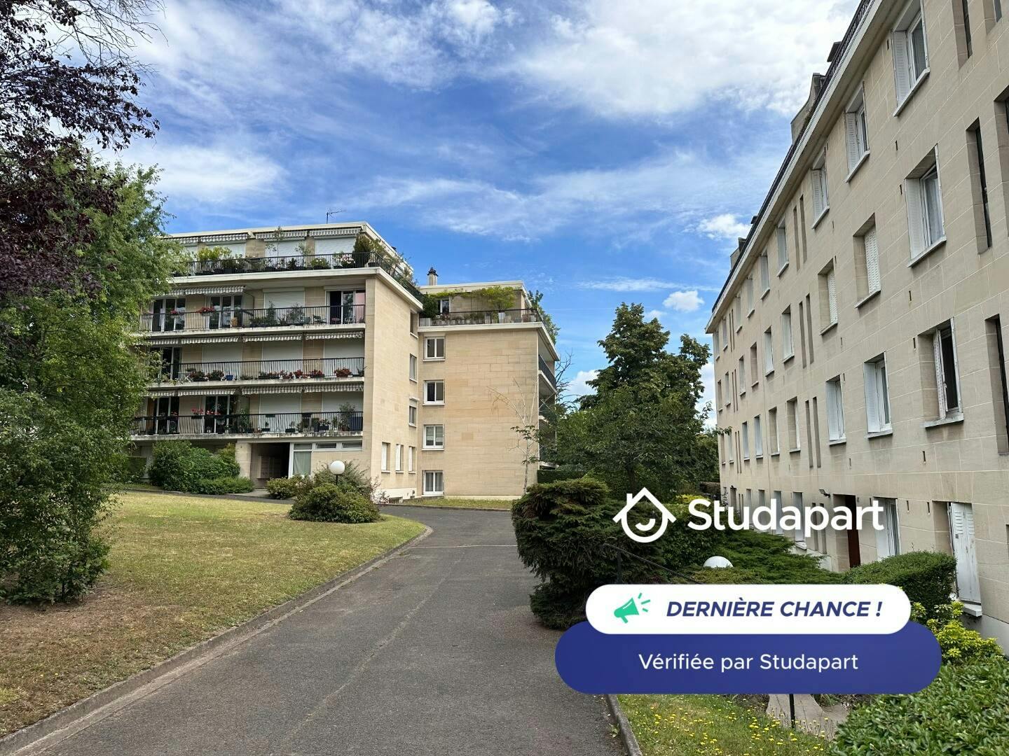 Apartment for rent for €560 per month in Maisons-Laffitte, Avenue la Rochefoucauld